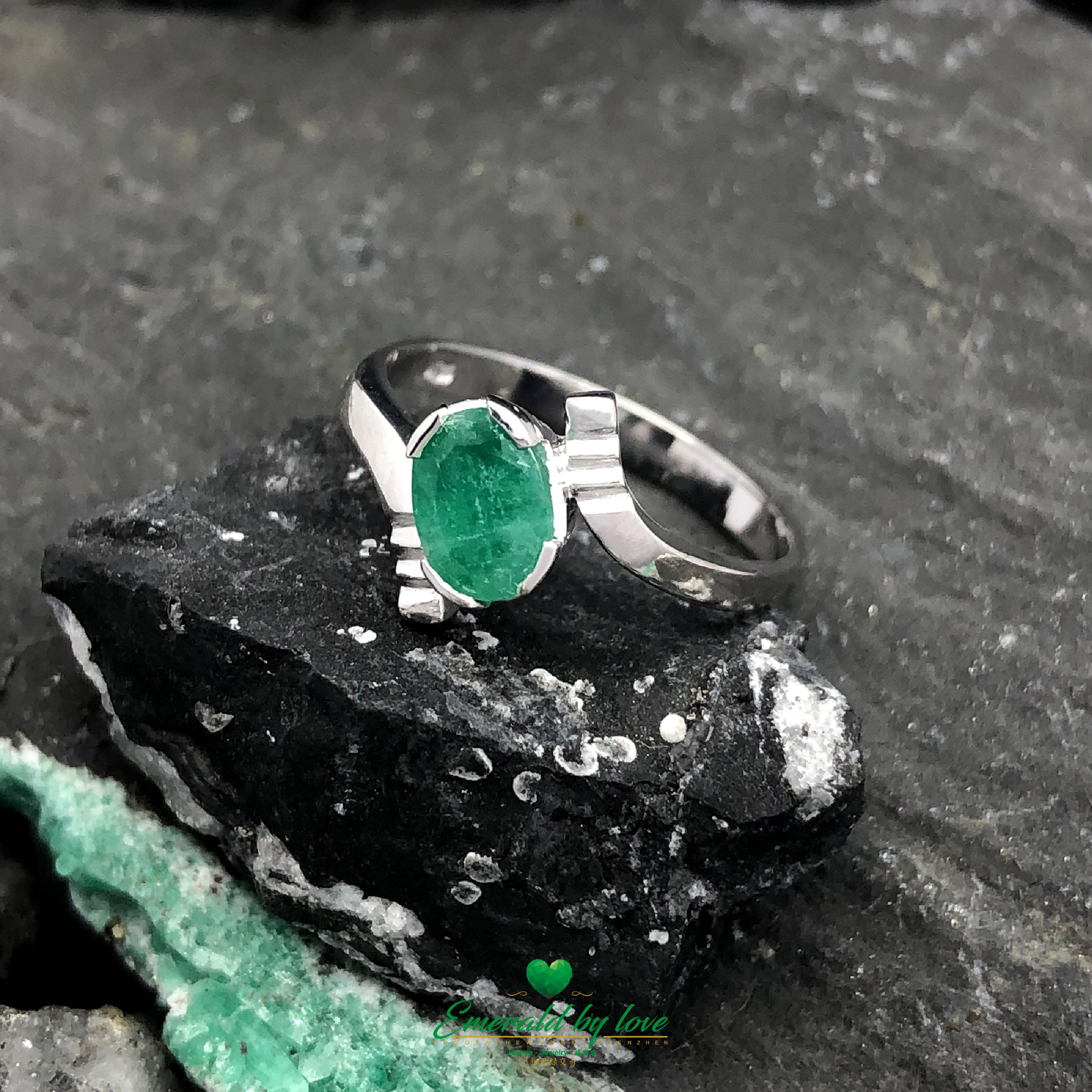 Colombian Emerald ring in 18k white gold by Emerald by Love