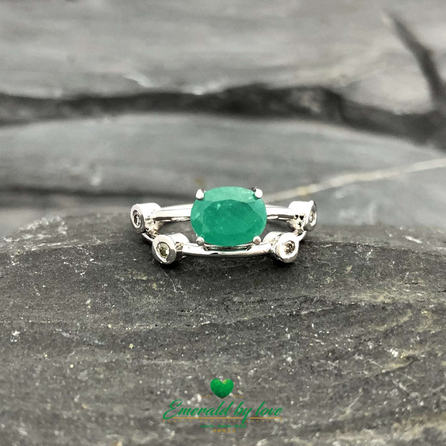 Natural Colombian Emerald Ring in 18k White Gold