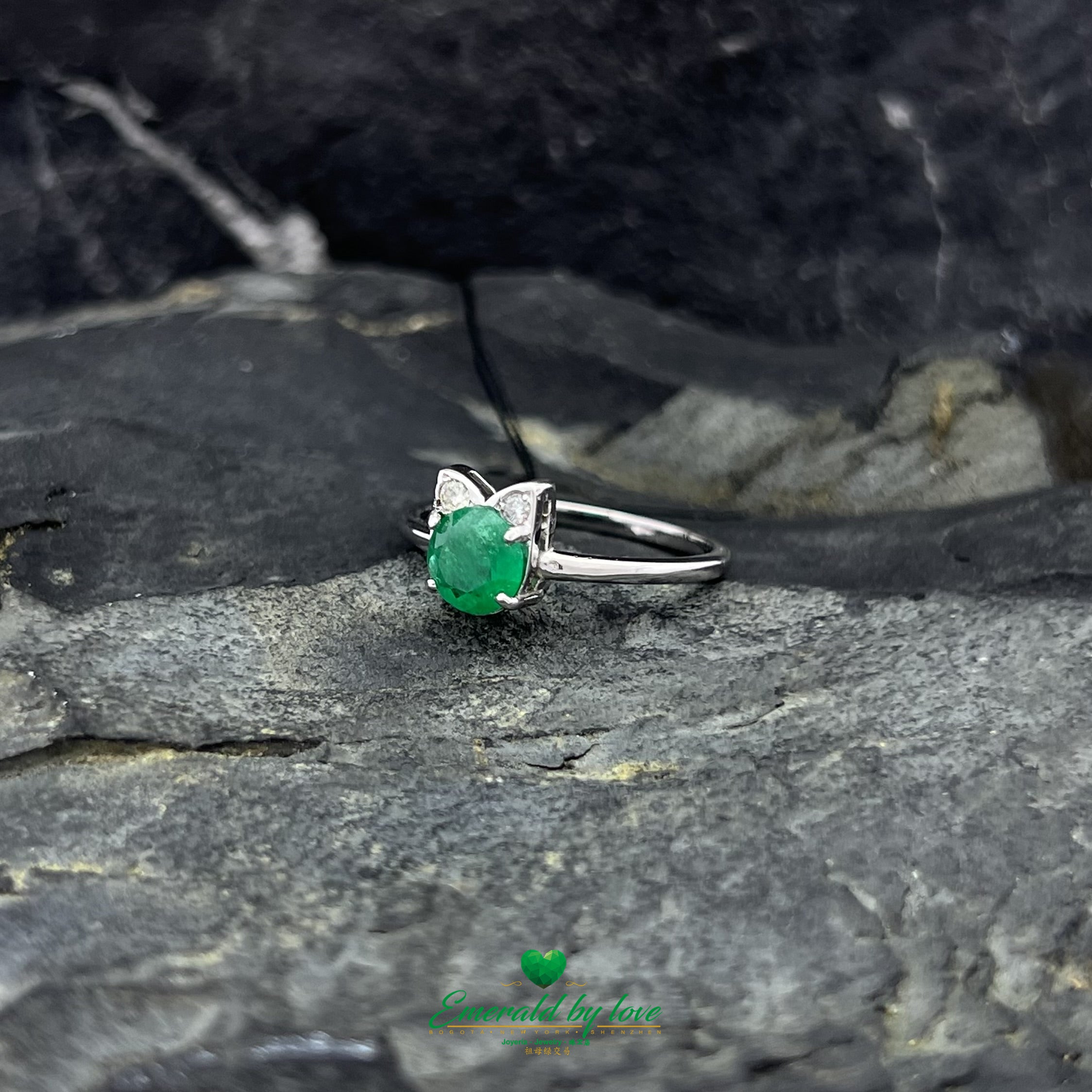 White Gold Cat Ear Ring with Round Emerald and Diamond Accents