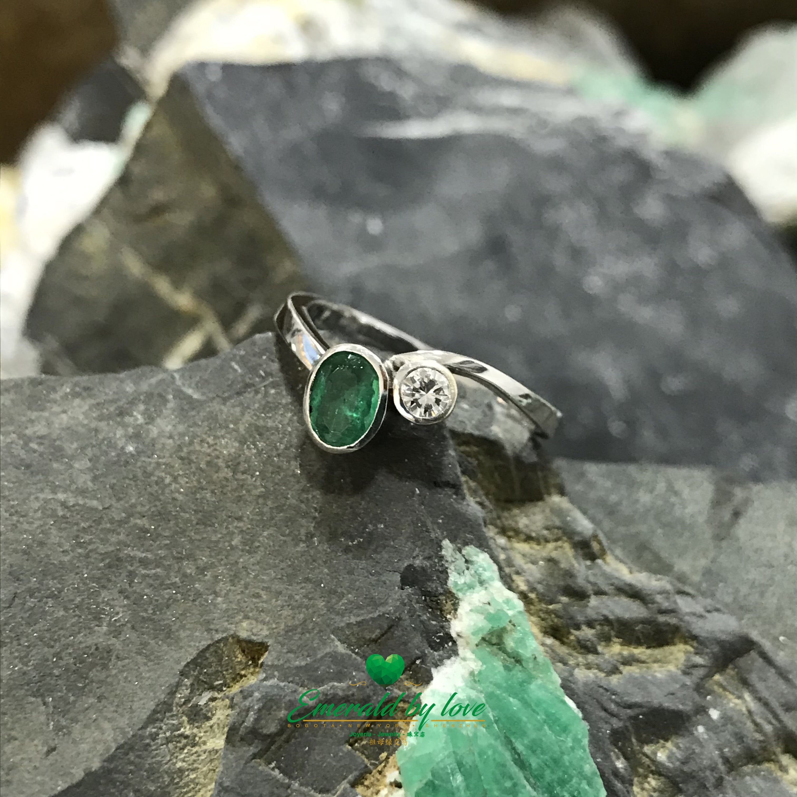 Delicate White Gold Ring with Colombian Oval Emerald and Diamond