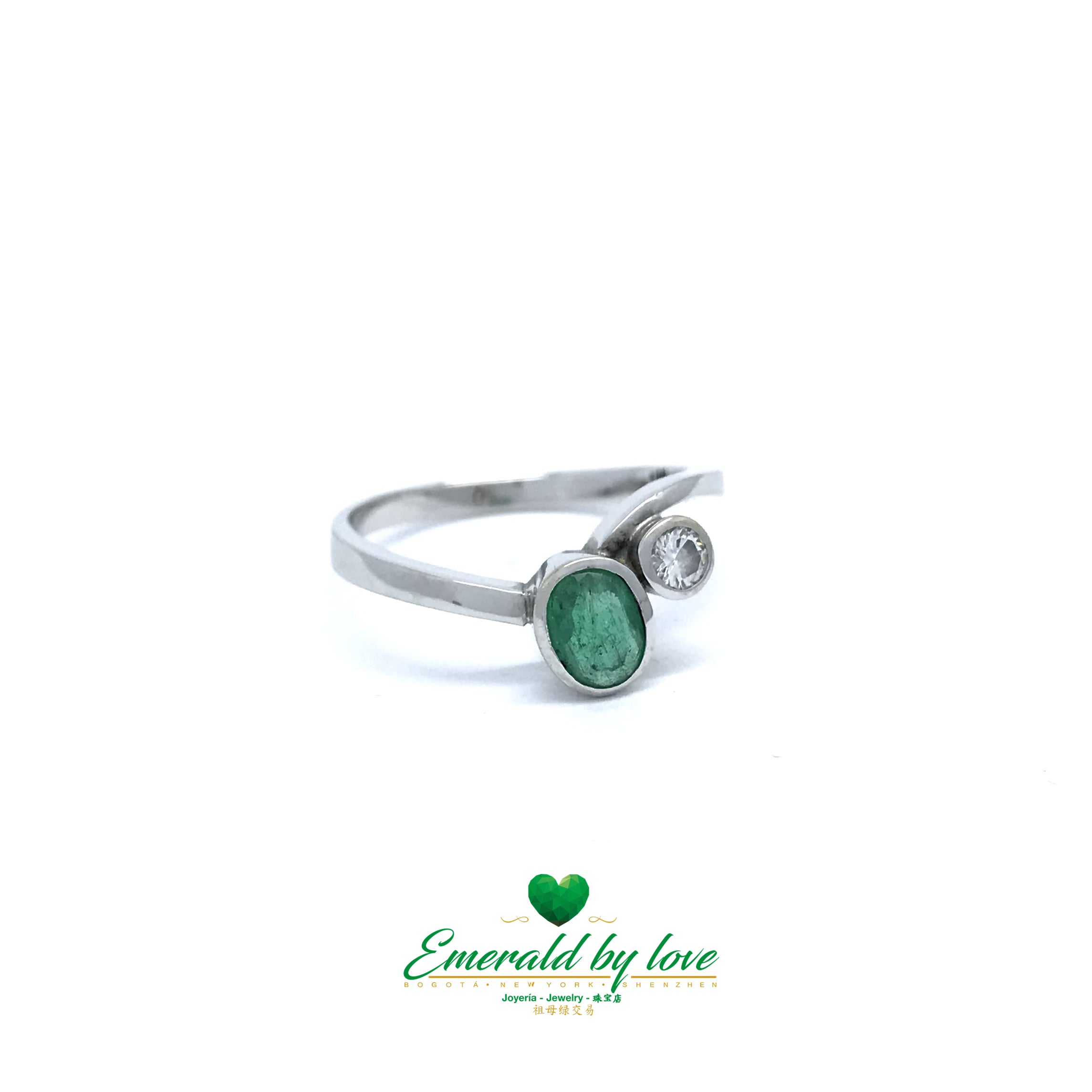 Delicate White Gold Ring with Colombian Oval Emerald and Diamond