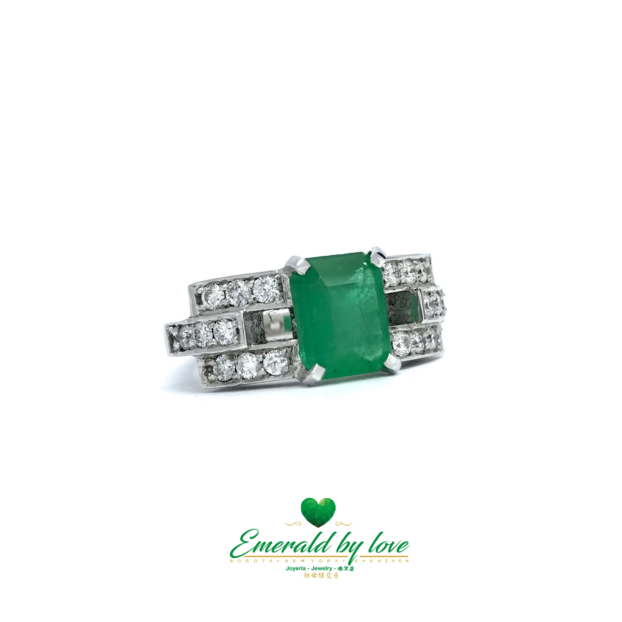Exclusive Art Deco Colombian Emerald in White Gold