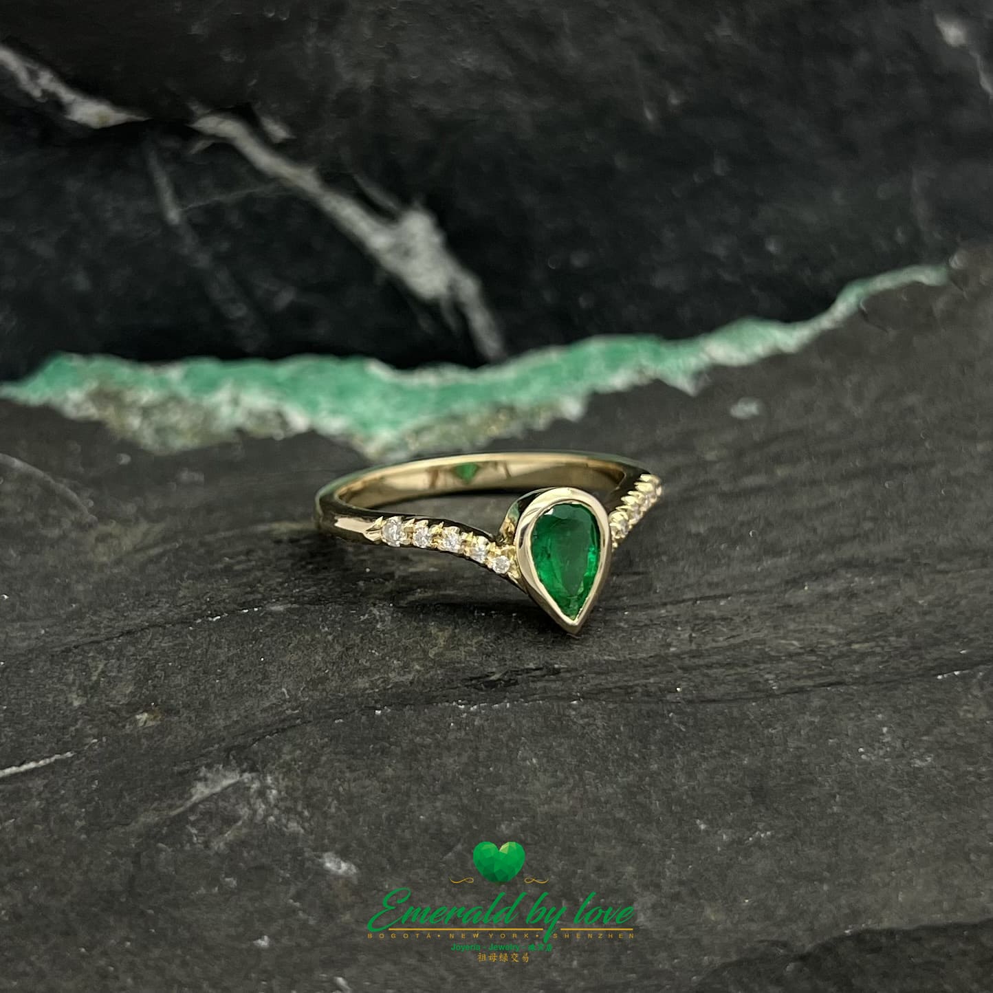 Yellow Gold Ring with Pear-Shaped Emerald Bezel-Set and Diamond Accents