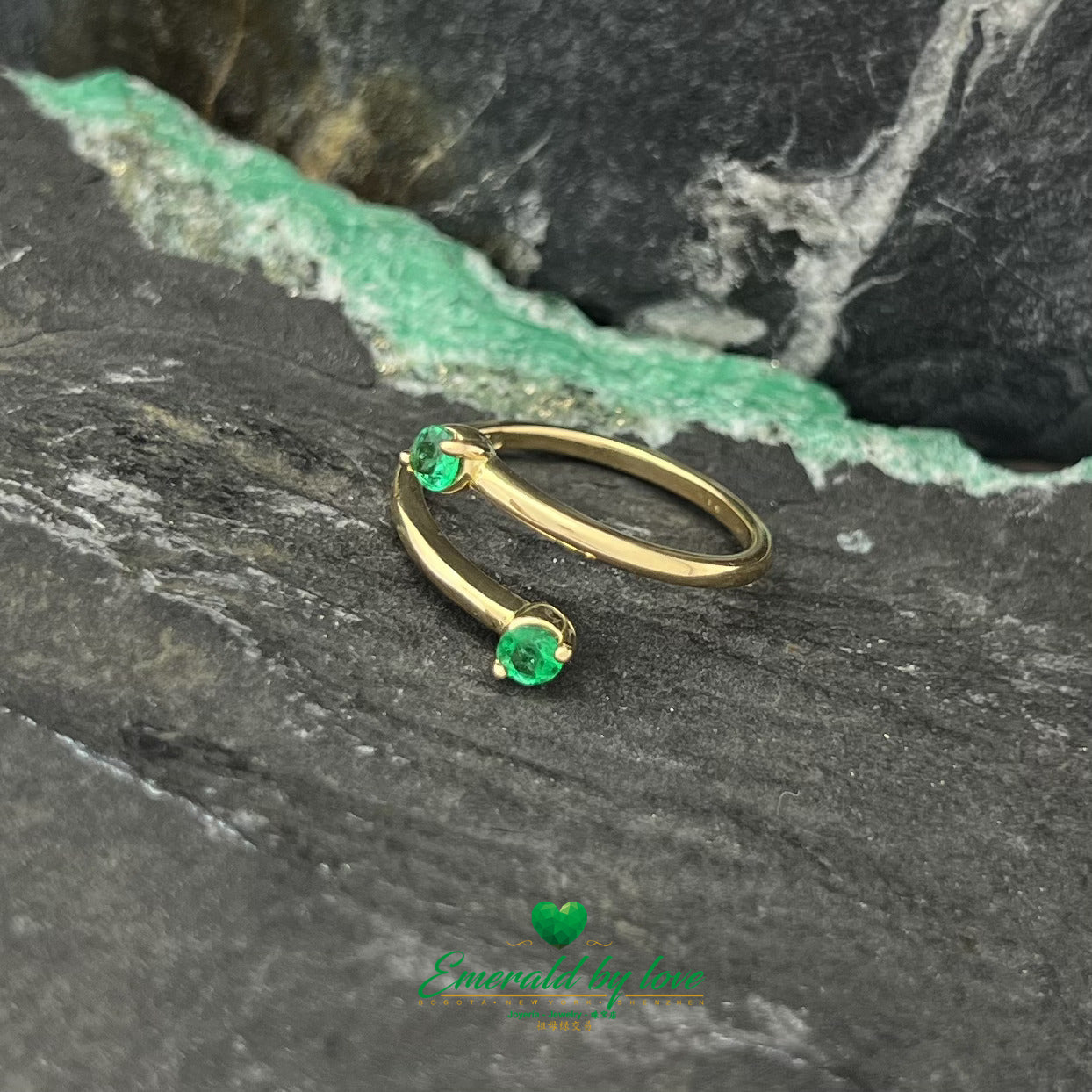 Dazzling Double Round Emerald Yellow Gold Ring: Unique Design for Timeless Glamour