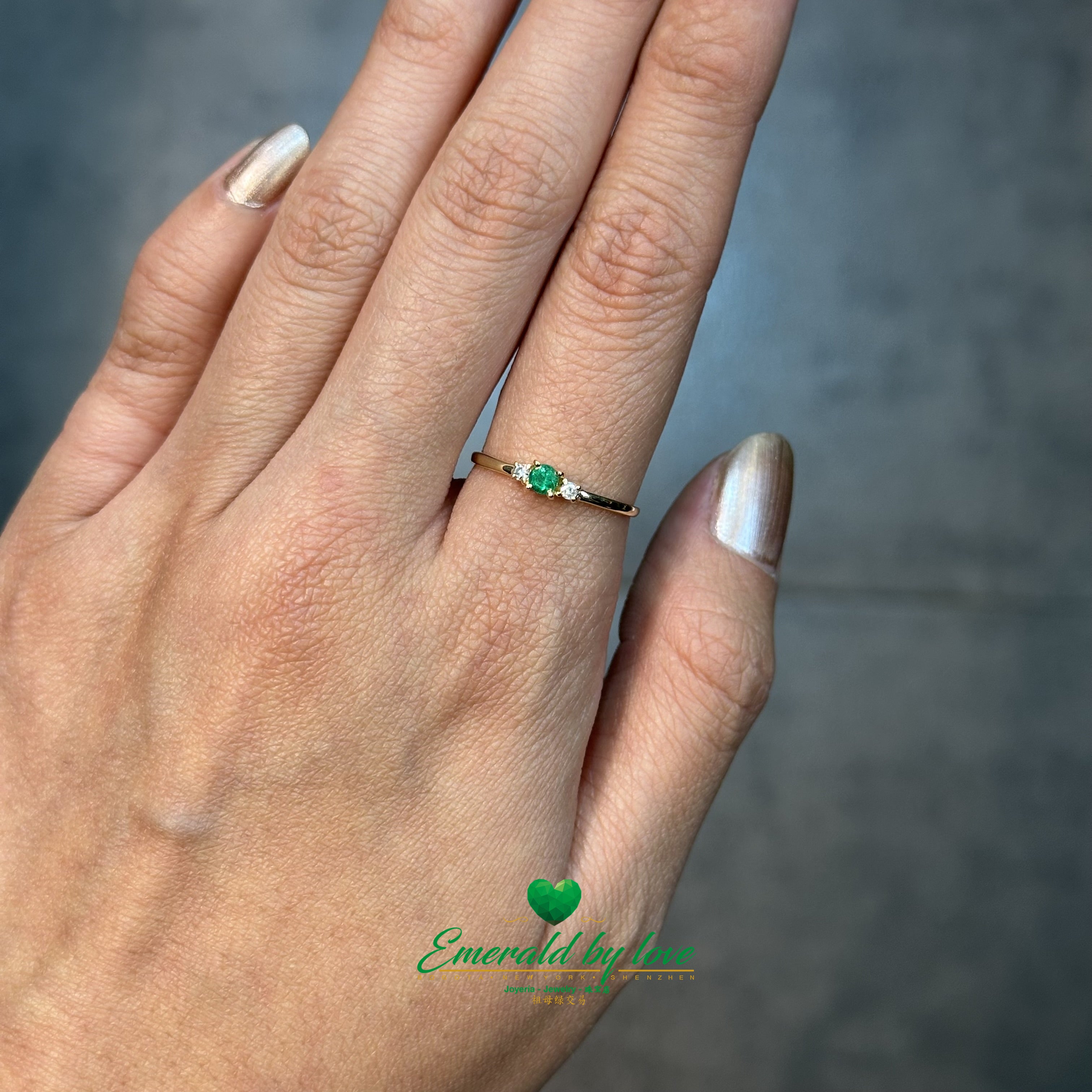 Slim Delicate Ring with Central Round Emerald and Diamond Accents