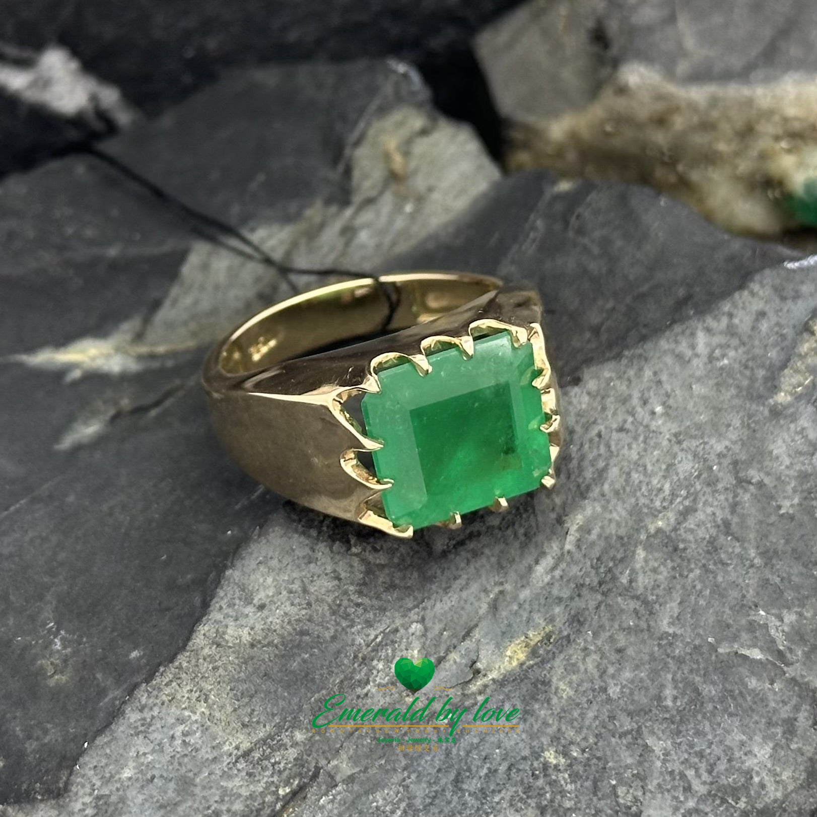 Unisex Yellow Gold Ring with Large Rectangular Emerald in Multi-Prong Setting