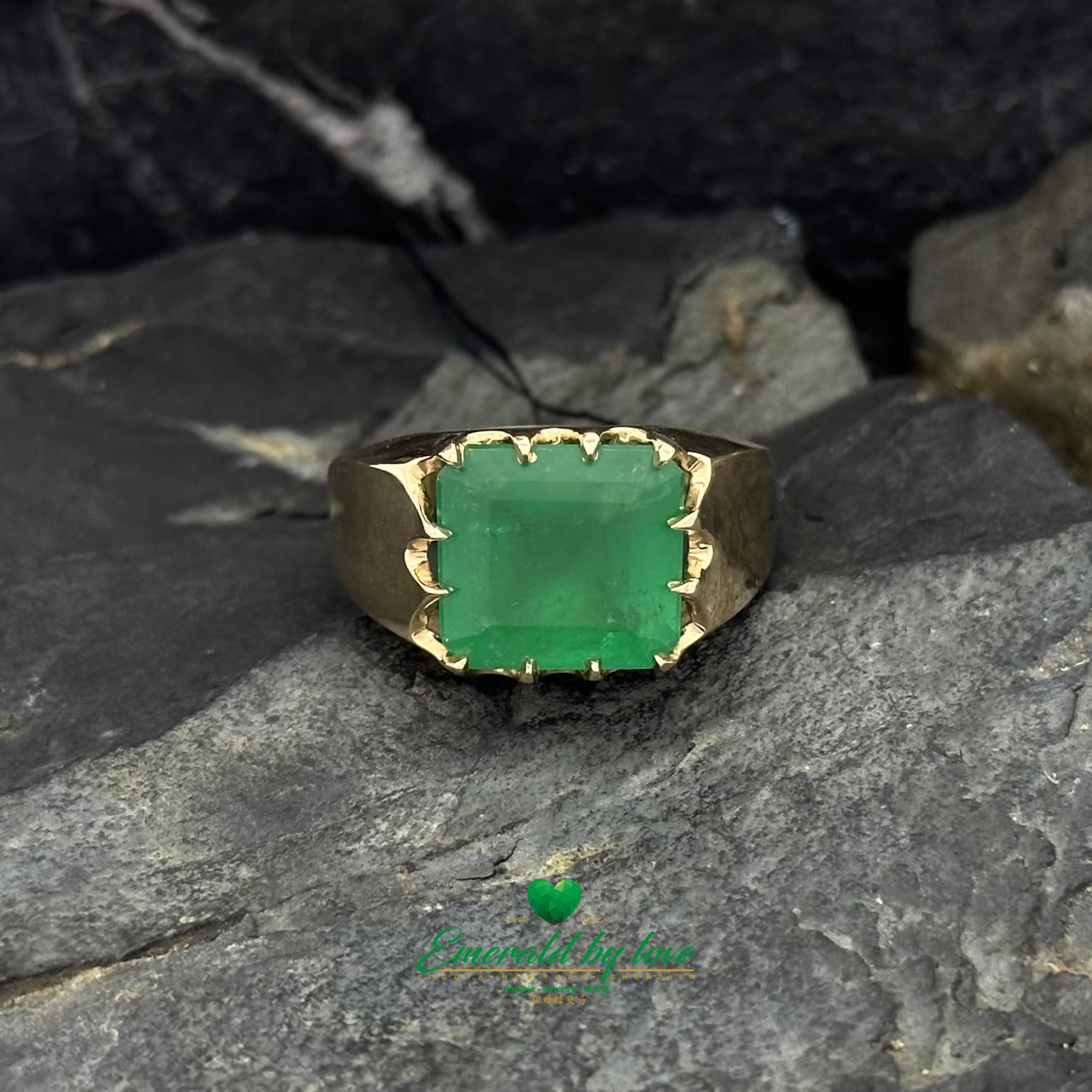 Unisex Yellow Gold Ring with Large Rectangular Emerald in Multi-Prong Setting