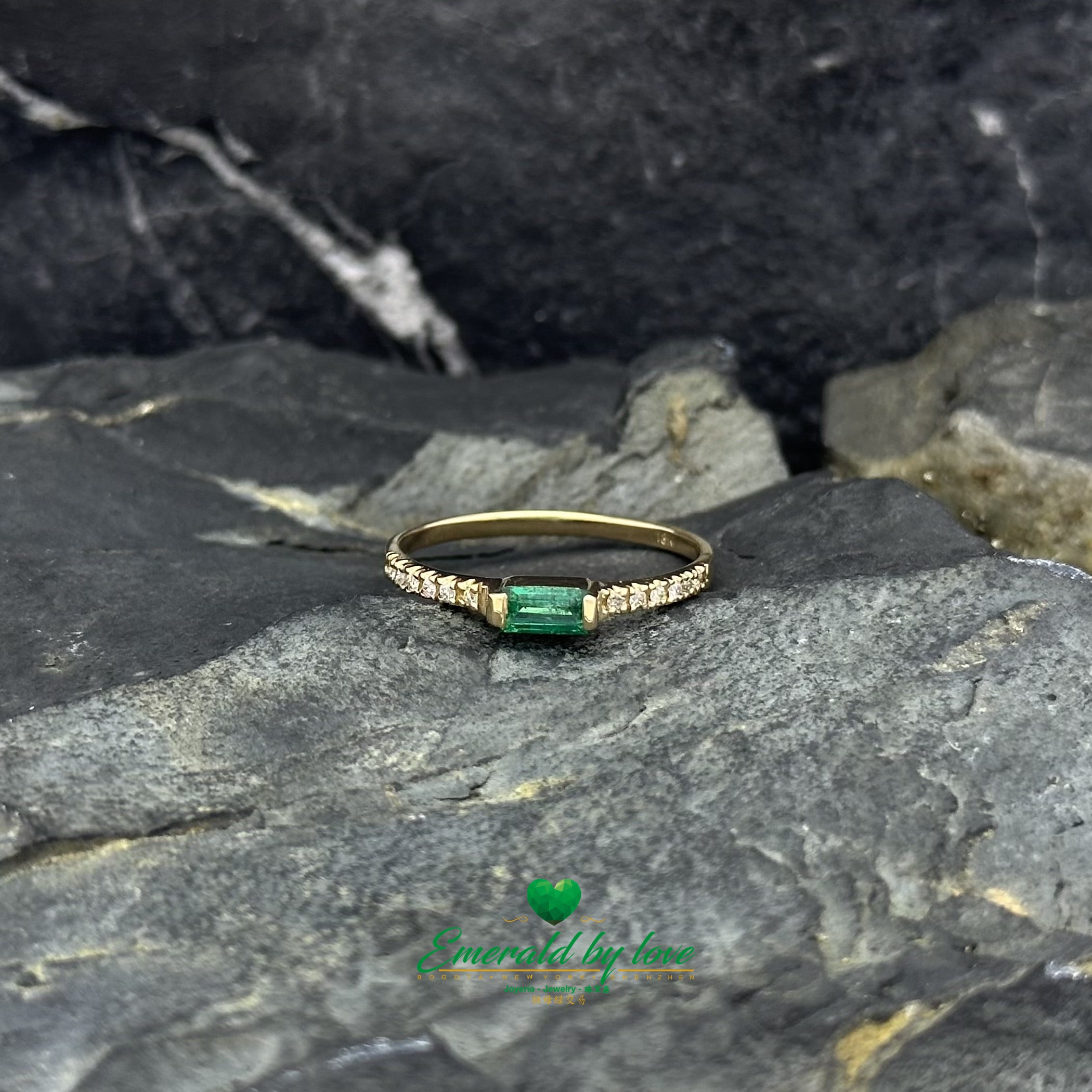 Slim Ring with Horizontal Baguette Emerald and Diamond-Studded Band