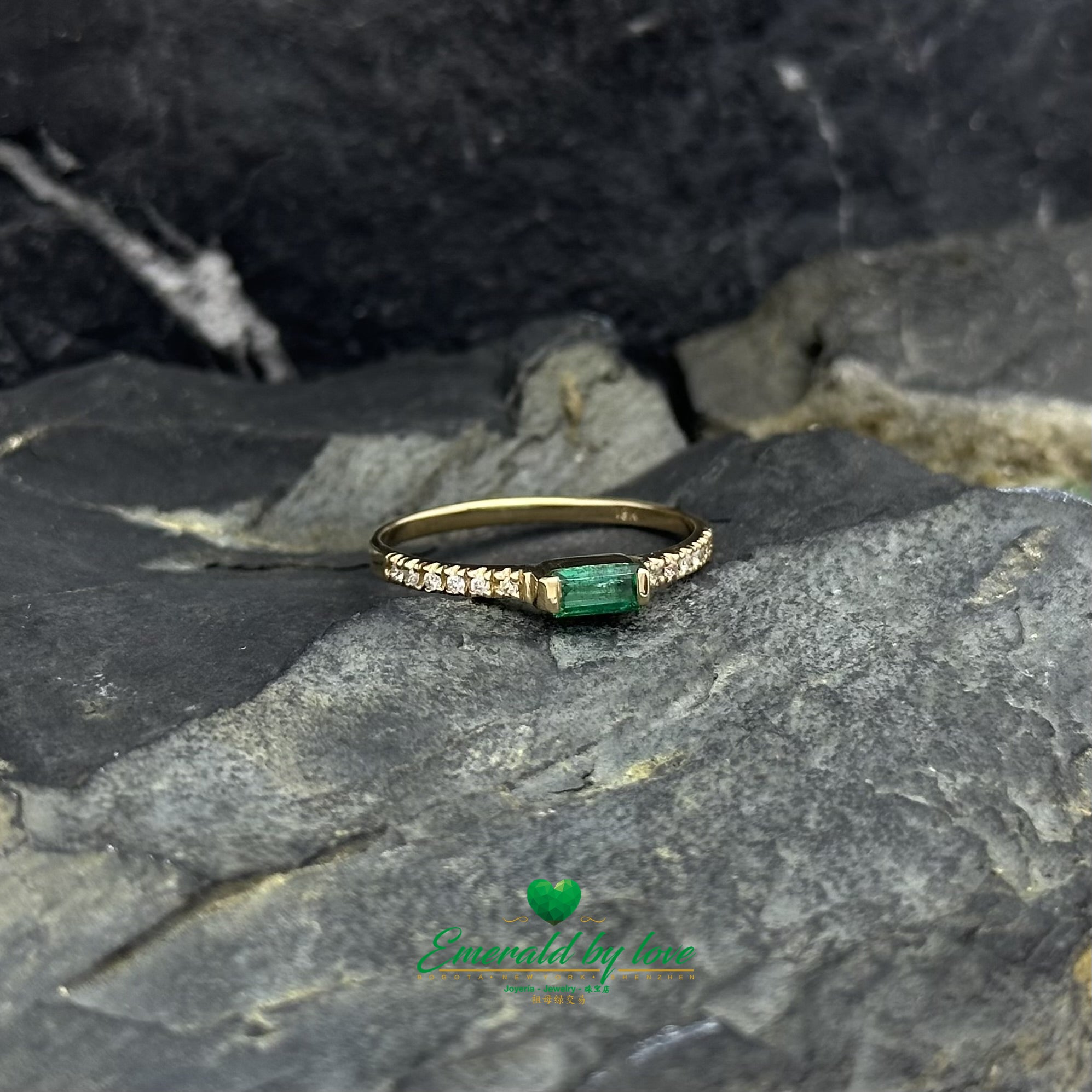 Slim Ring with Horizontal Baguette Emerald and Diamond-Studded Band