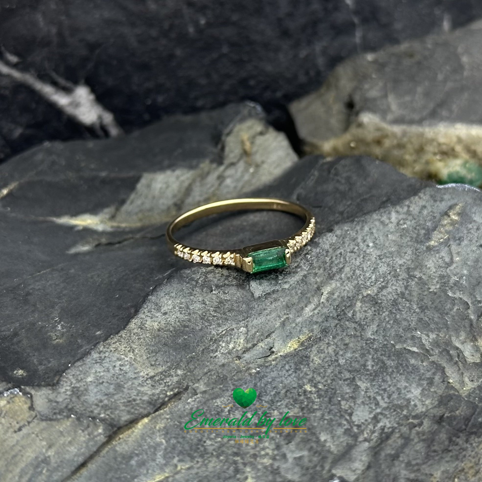 Slim Ring with Horizontal Baguette Emerald and Diamond-Studded Band