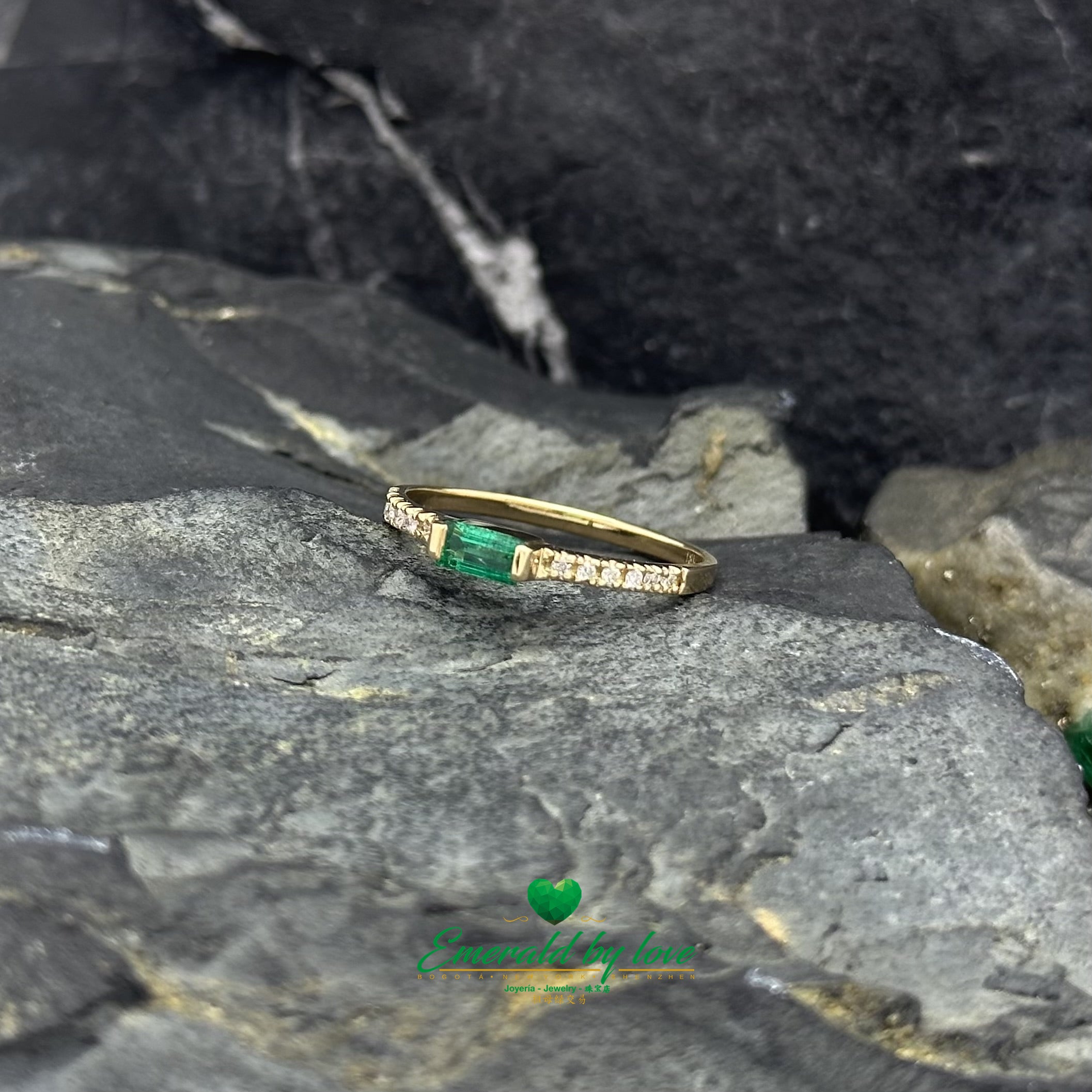 Slim Ring with Horizontal Baguette Emerald and Diamond-Studded Band