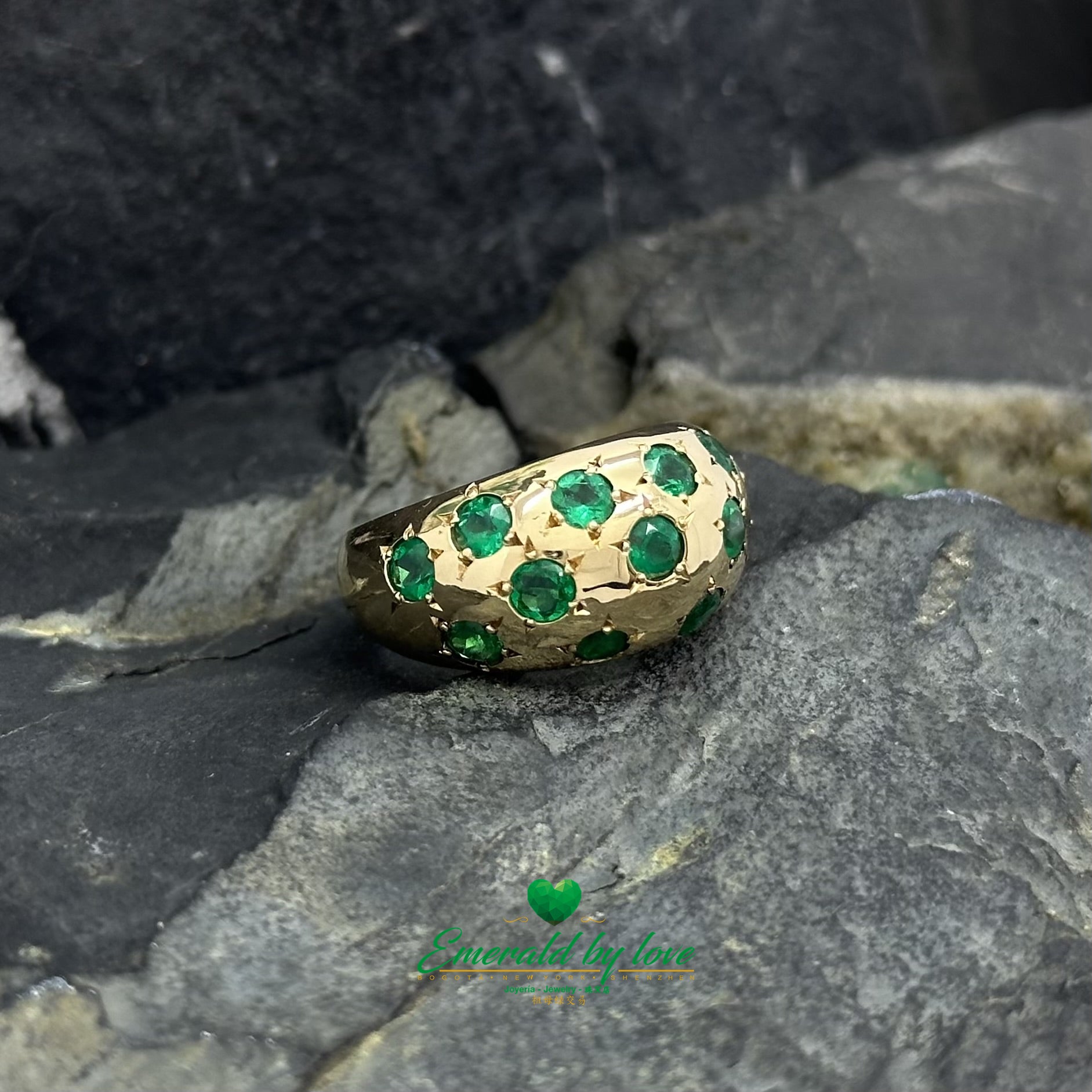 Unisex Wide Band Ring with Inlaid Round Emeralds