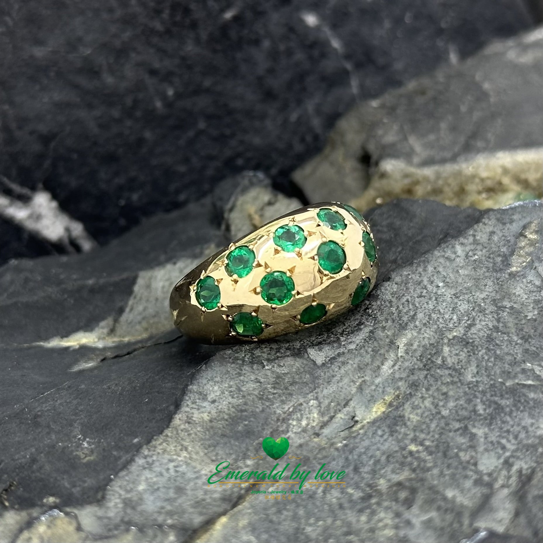 Unisex Wide Band Ring with Inlaid Round Emeralds