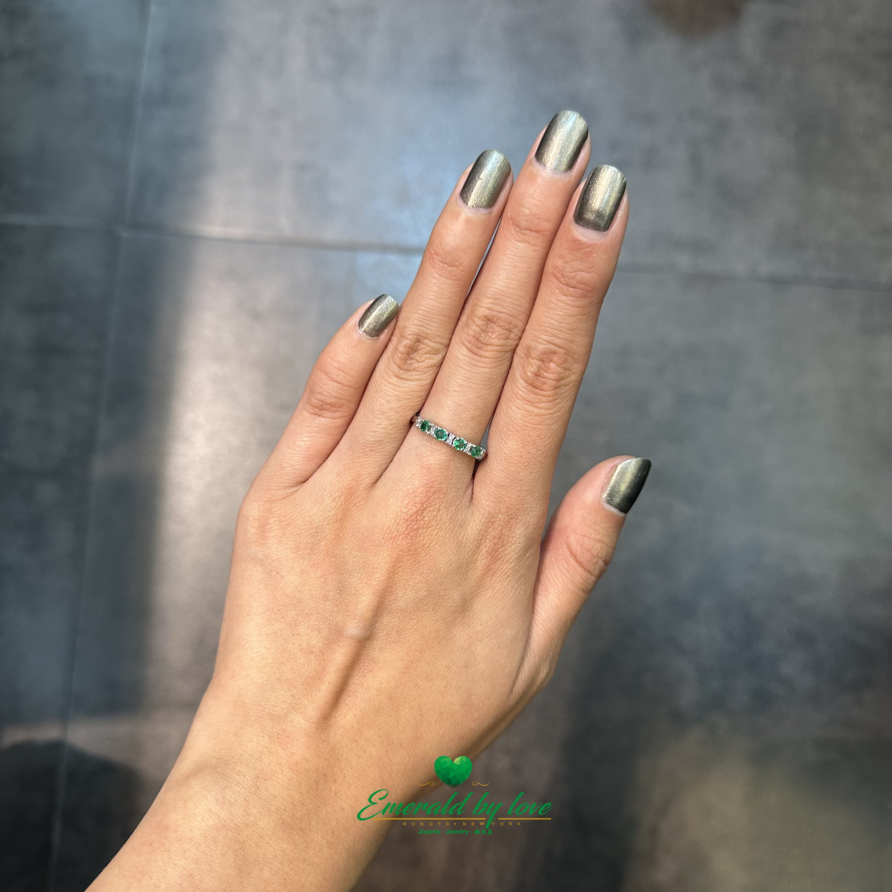 White Gold Band with High-Quality Round Emeralds Interspersed with Diamonds