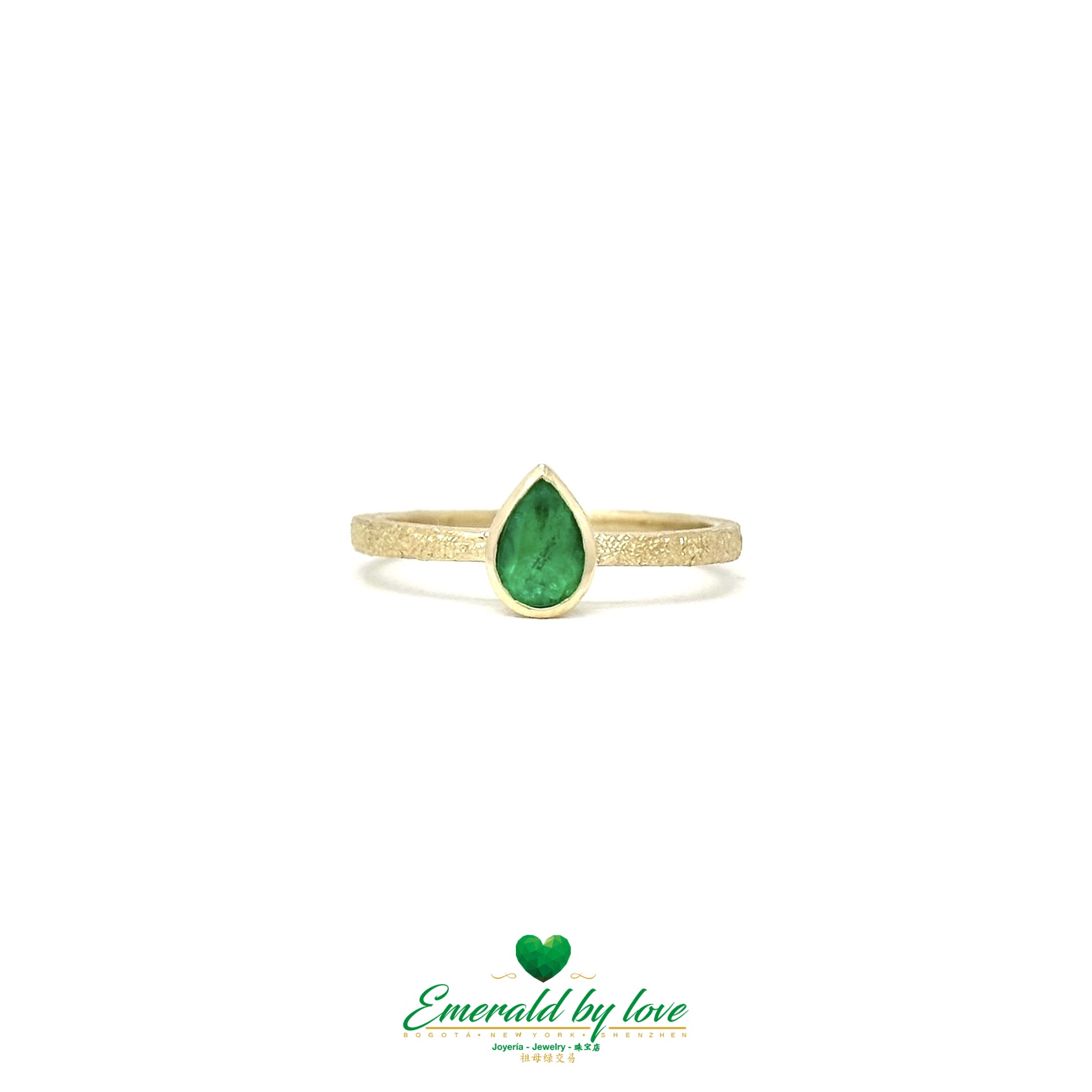 Vintage Textured Band Design Ring with 0.45 ct Teardrop Emerald