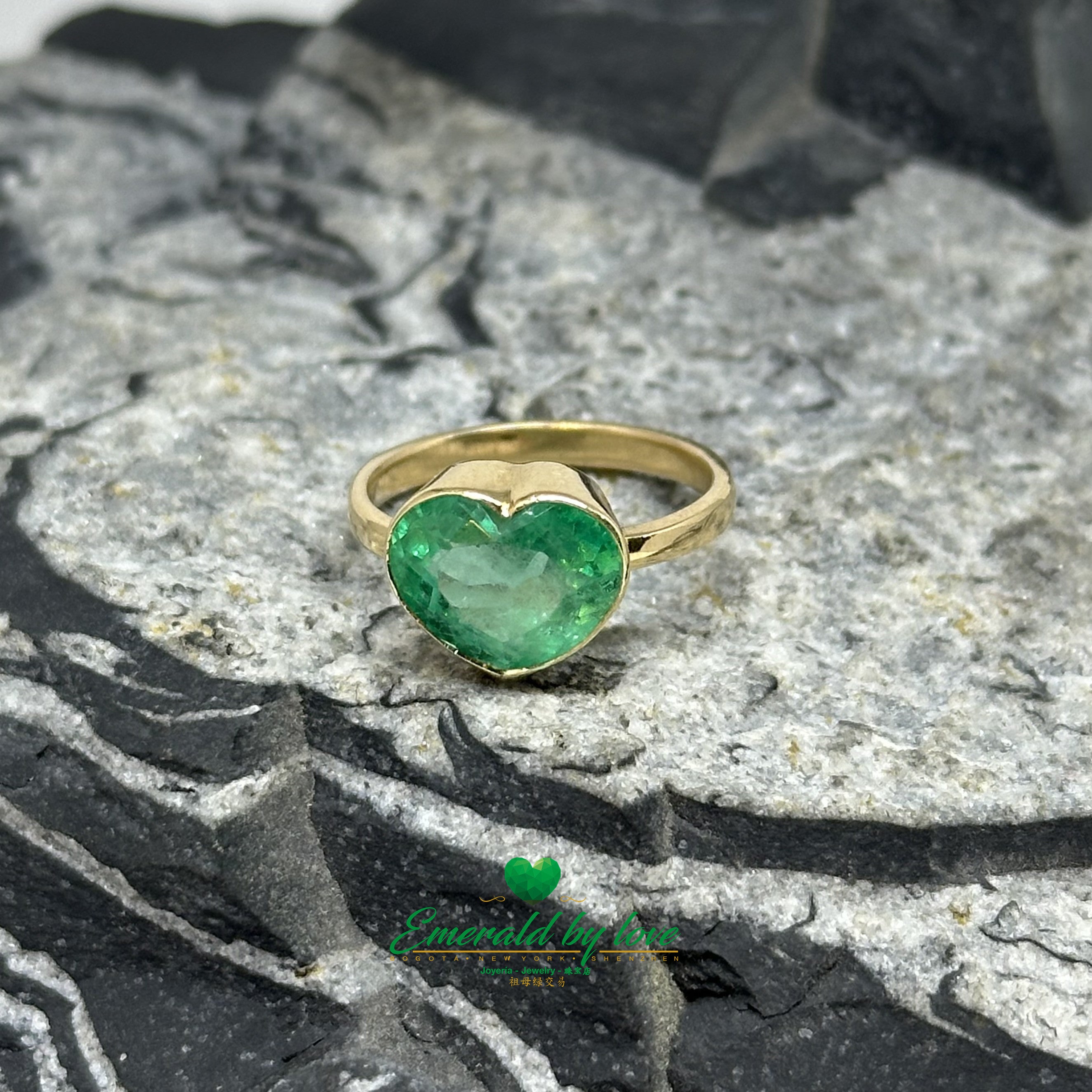 Bezel-Set Heart-Shaped Emerald Ring in 18K Gold