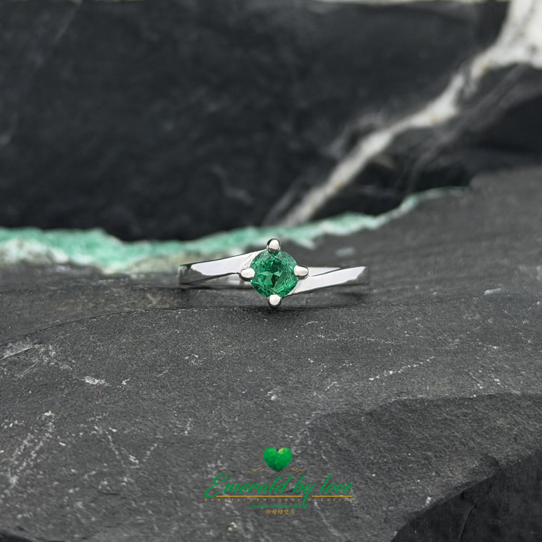 Bypass Band White Gold Ring with Round Emerald