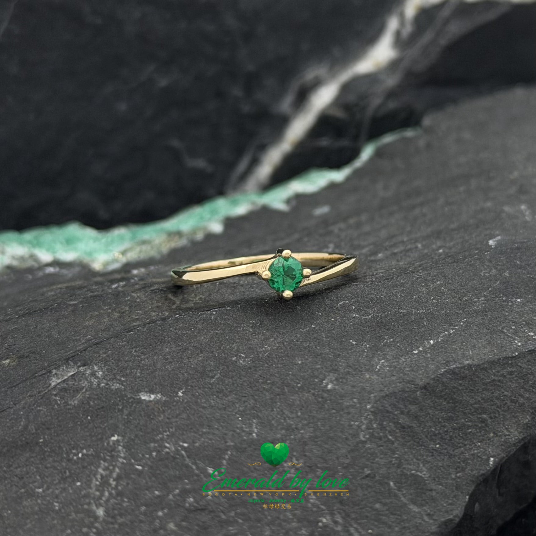 Bypass Band Yellow Gold Ring with Round Colombian Emerald