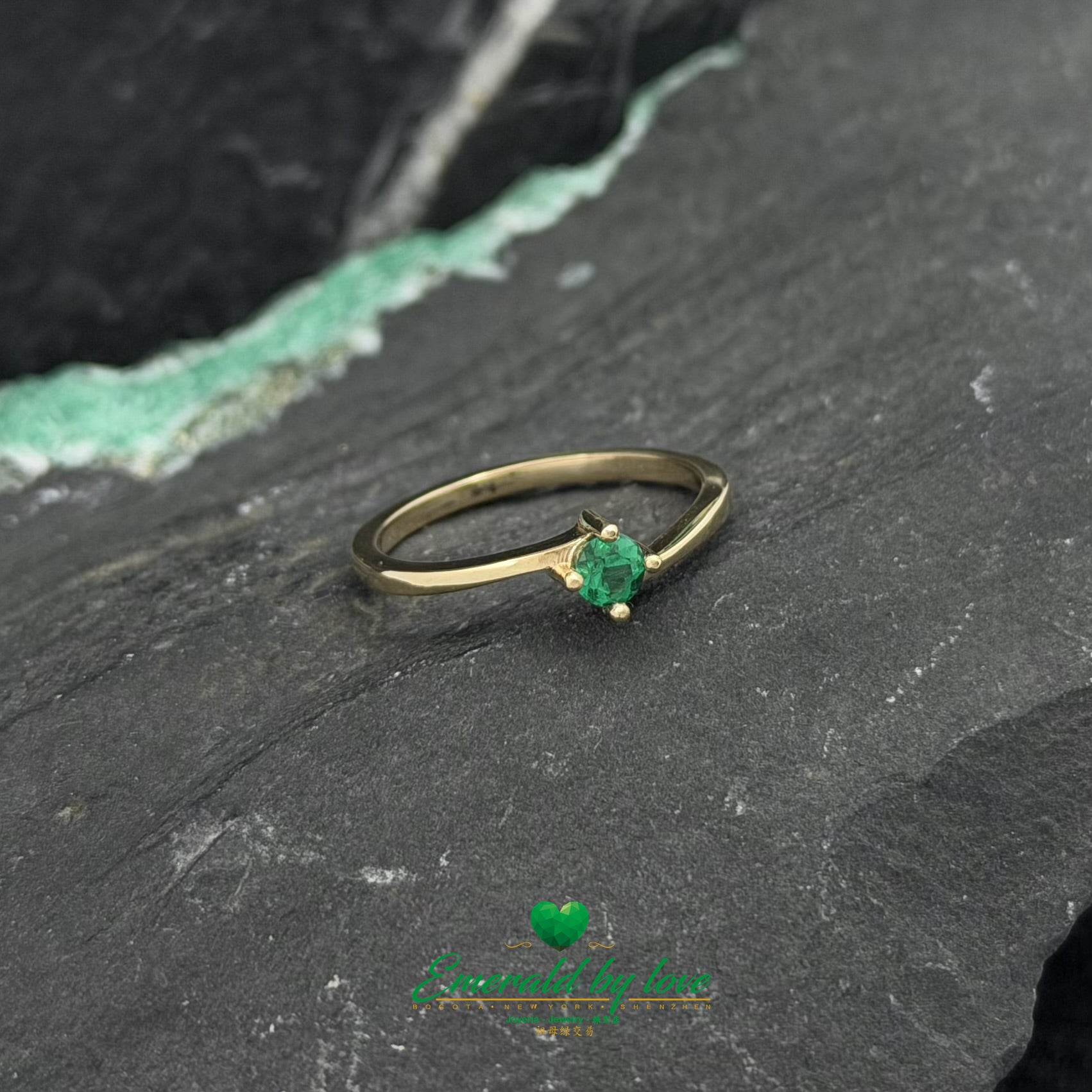 Bypass Band Yellow Gold Ring with Round Colombian Emerald