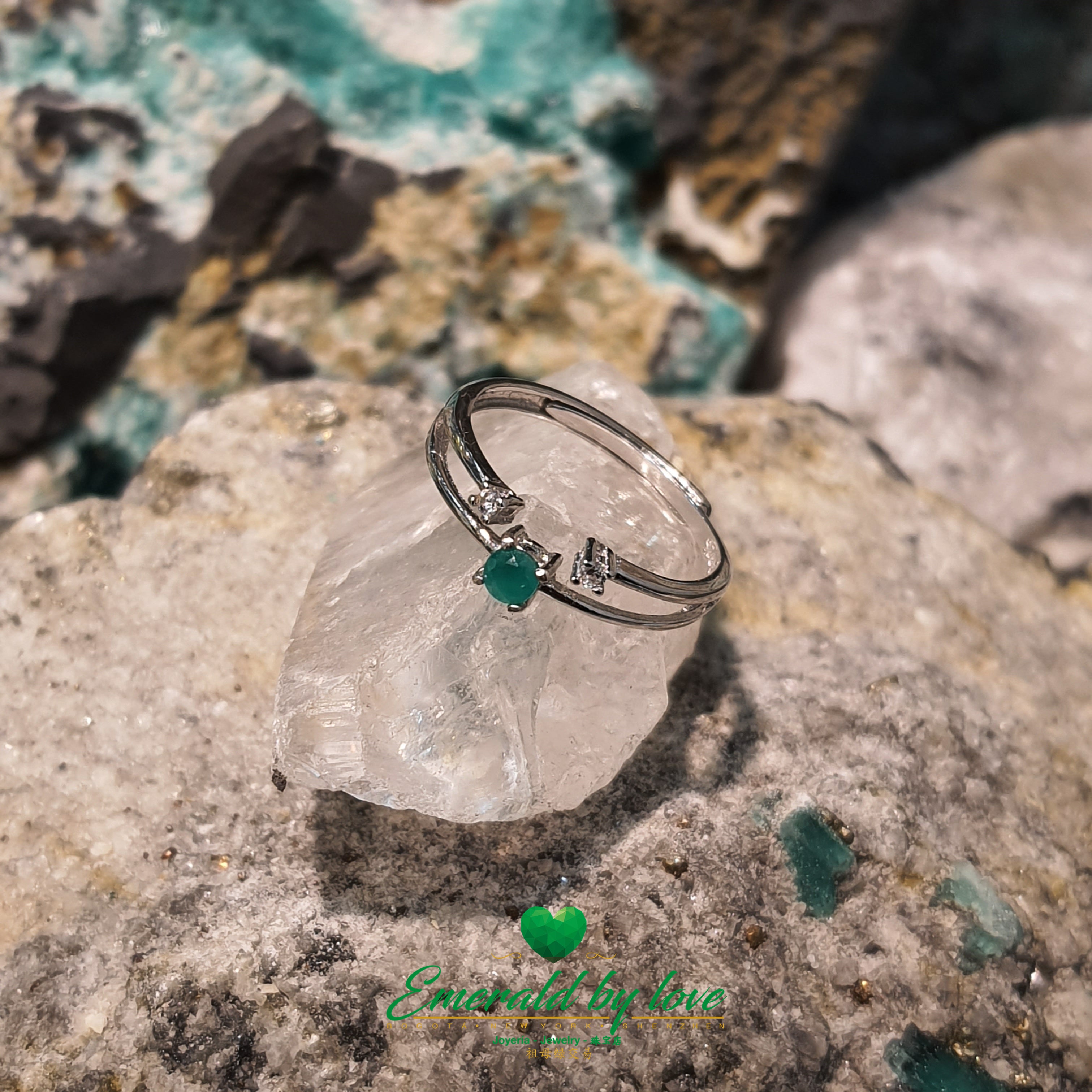 Double-Band Silver Ring with Semi-Closed Zirconia-Adorned Loop and Round Central Emerald