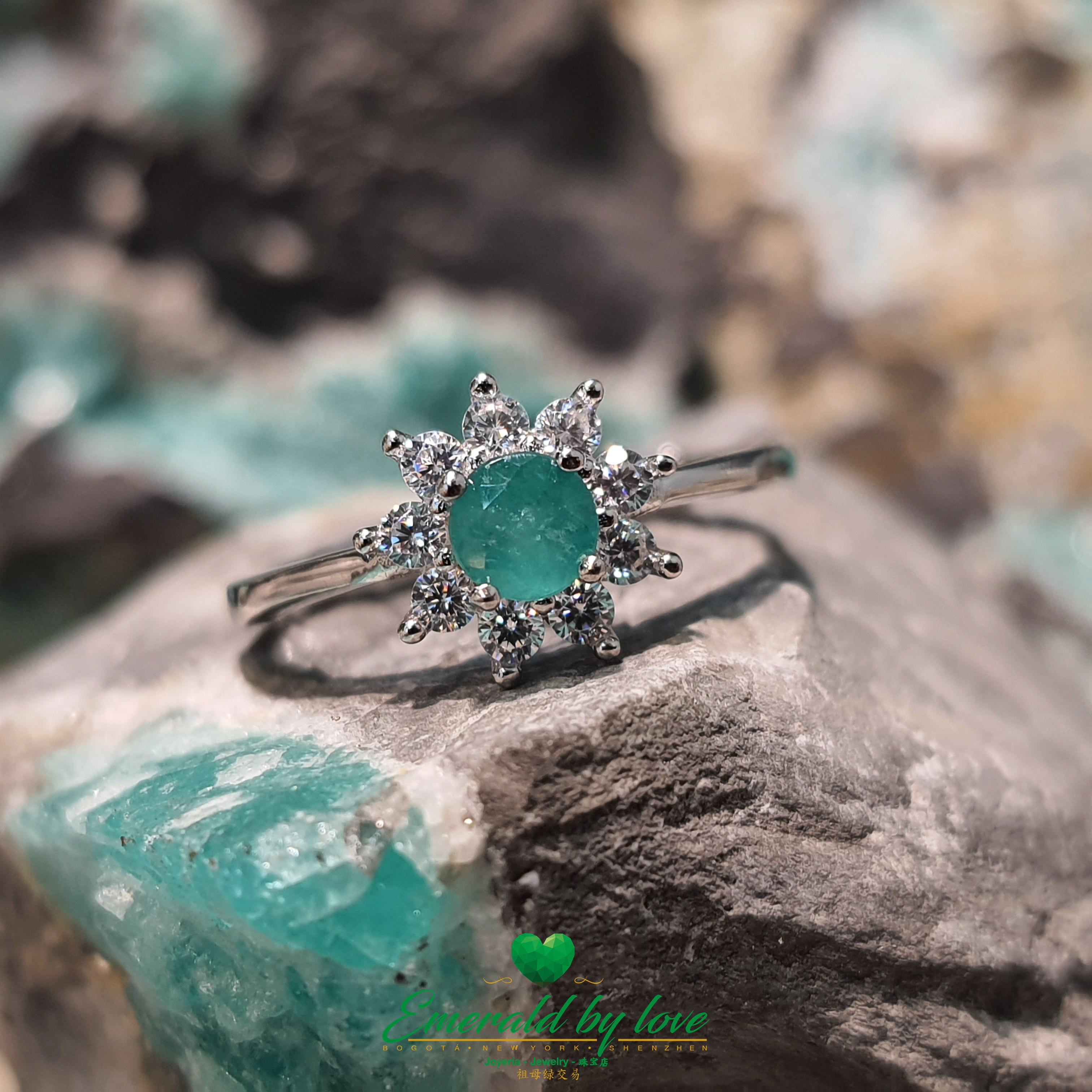 Silver Sunflower Ring with Round Central Emerald: Nature's Radiance