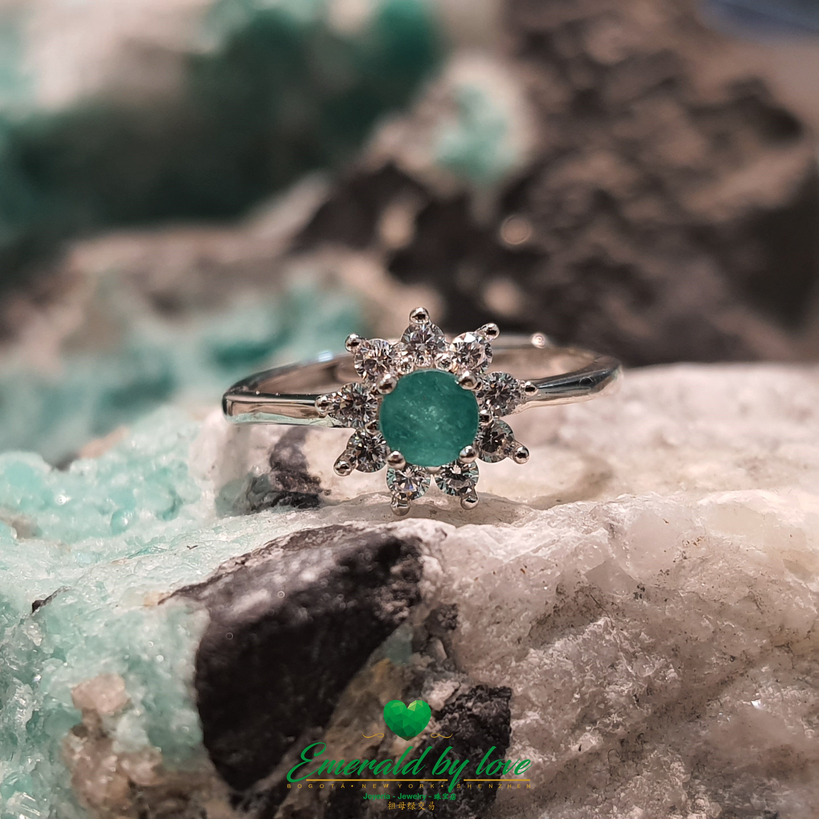 Silver Sunflower Ring with Round Central Emerald: Nature's Radiance