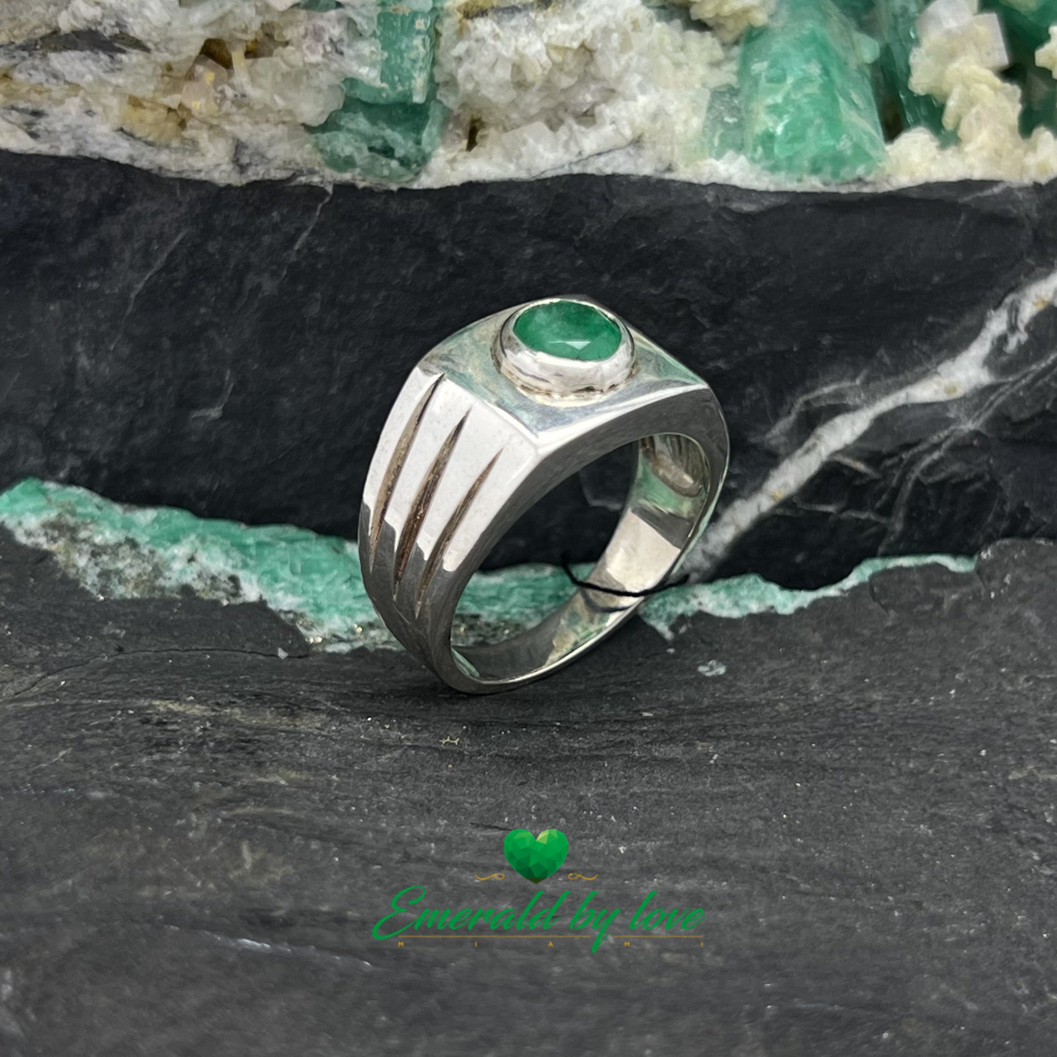 Men's Silver Ring with Round Emerald in Bezel Setting and Decorative Lines