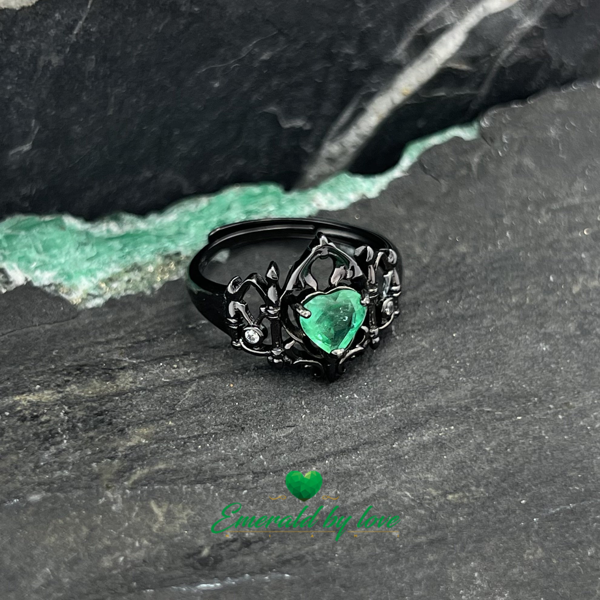 Black Rhodium Silver Crown Ring with Heart-Shaped Emerald