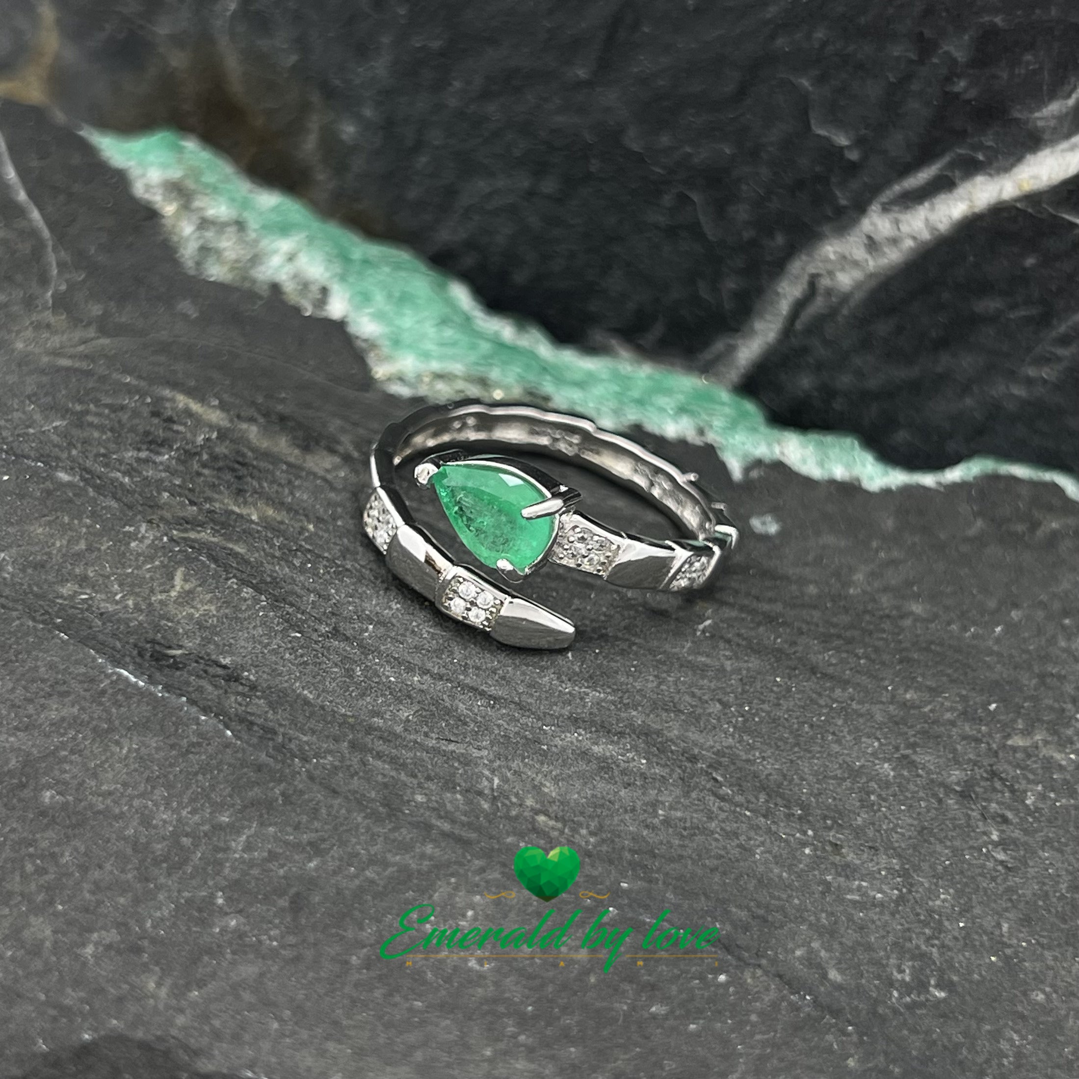 Snake Ring with Teardrop Emerald at the Head