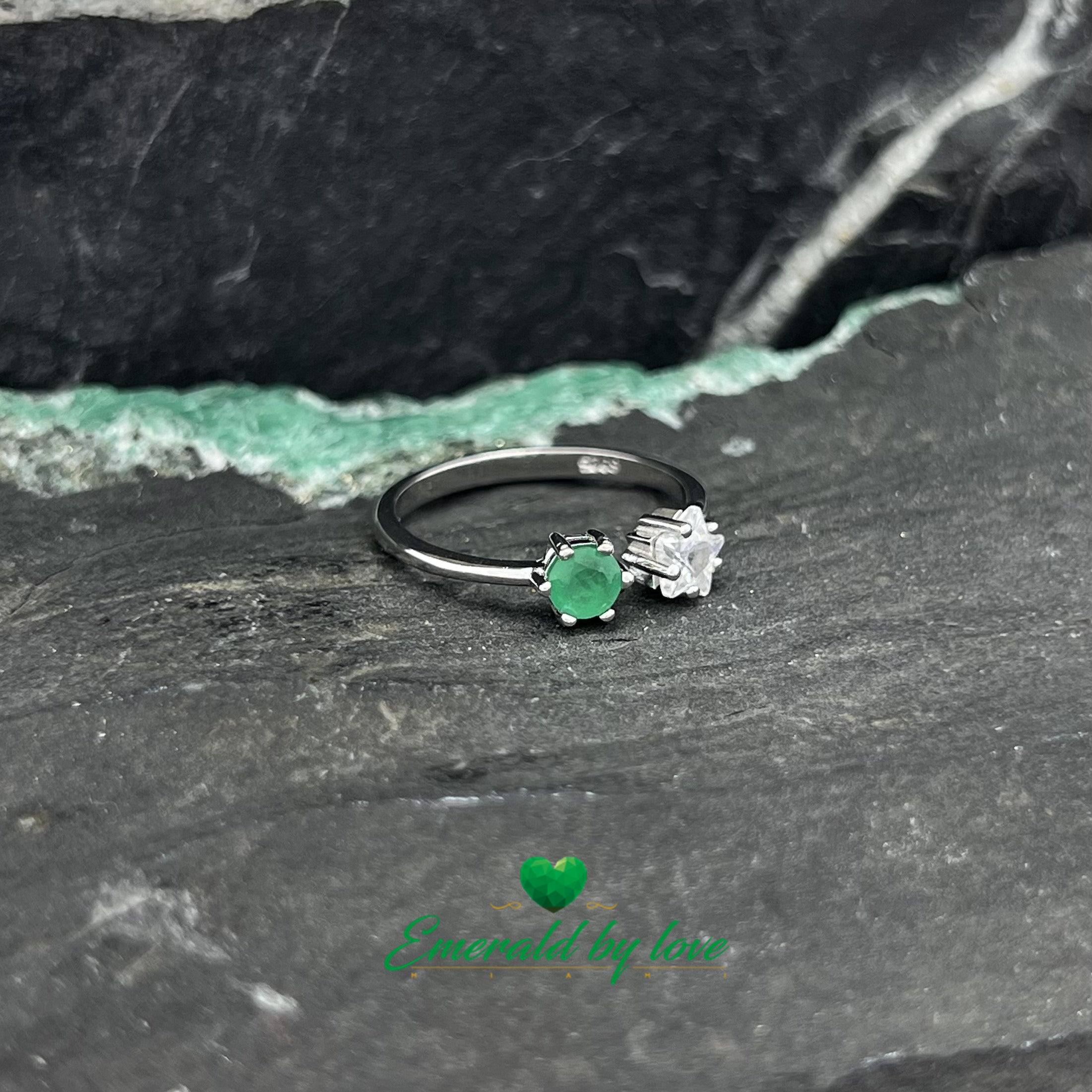 Double Point Ring with White Zircon Star and Round Emerald