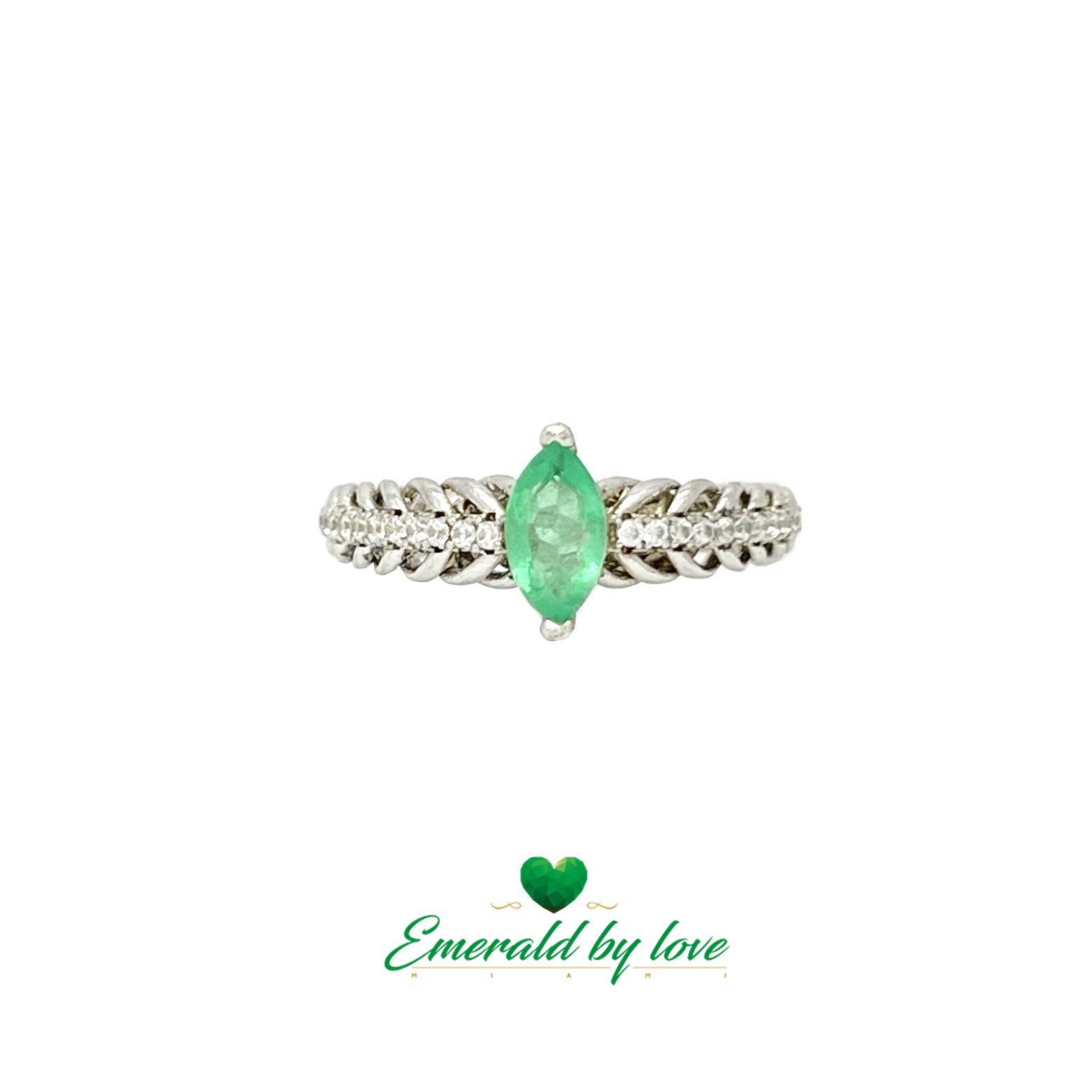 Emerald Marquise Ring with Decorative Zircon and Arabesque Band