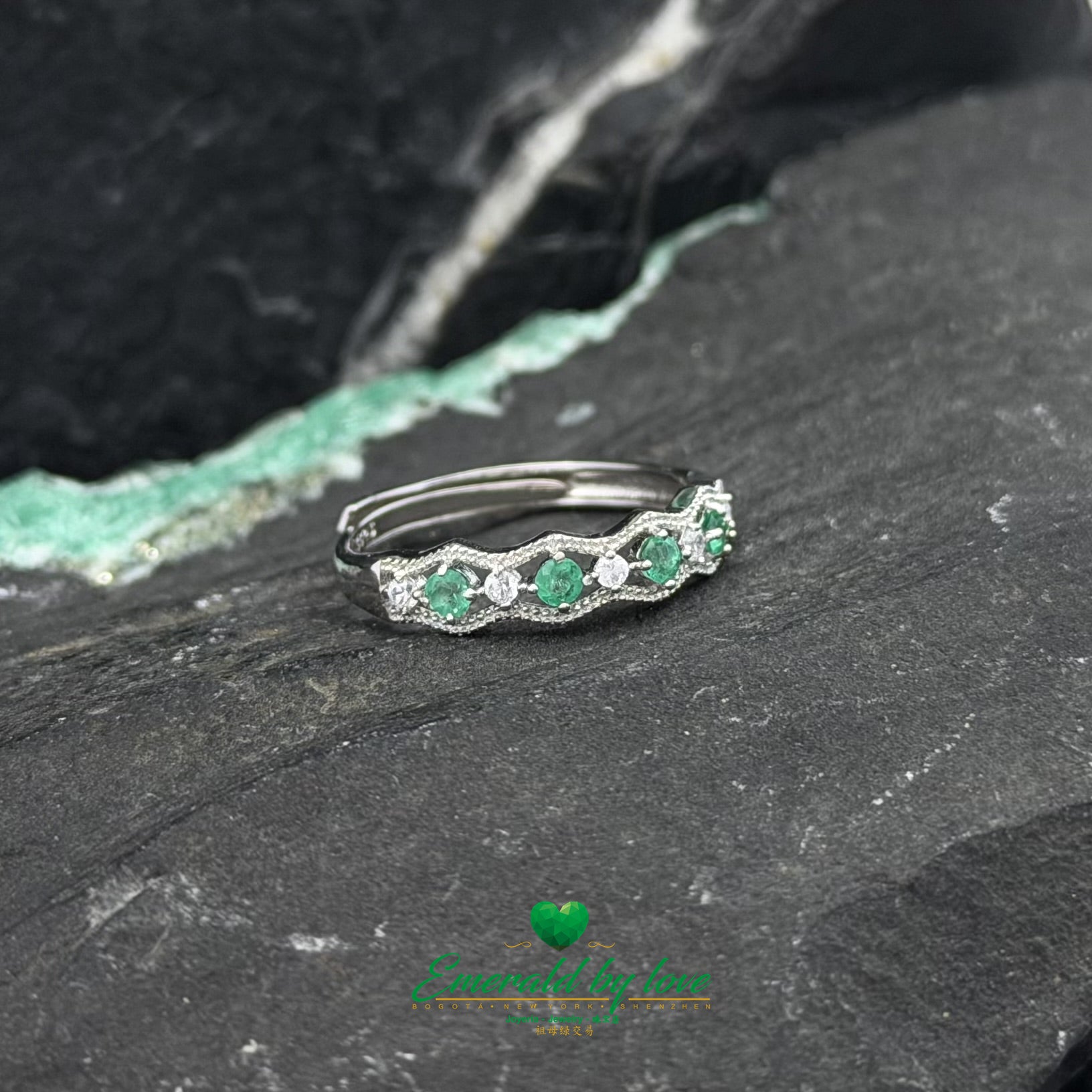 Sterling Silver Band with Alternating Zircons and Arabesque Details