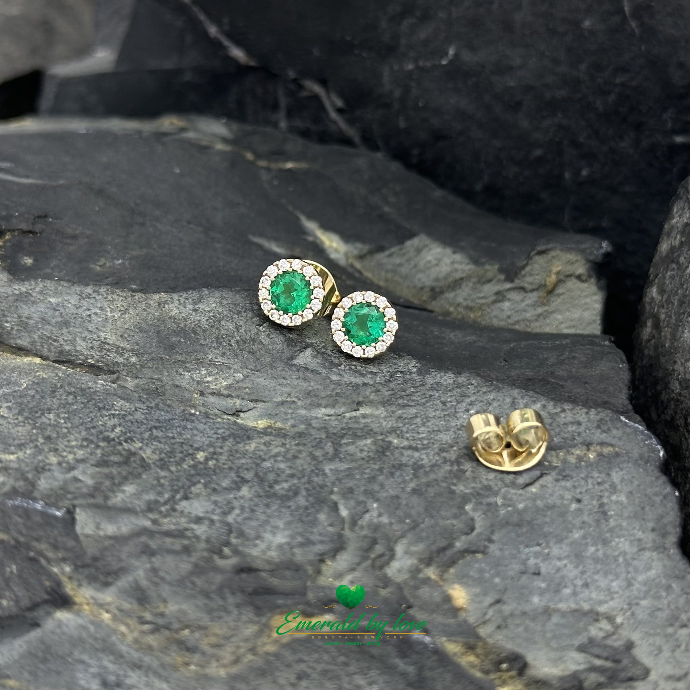 Colombian Emerald and Diamond Cluster Design in 18K Yellow Gold