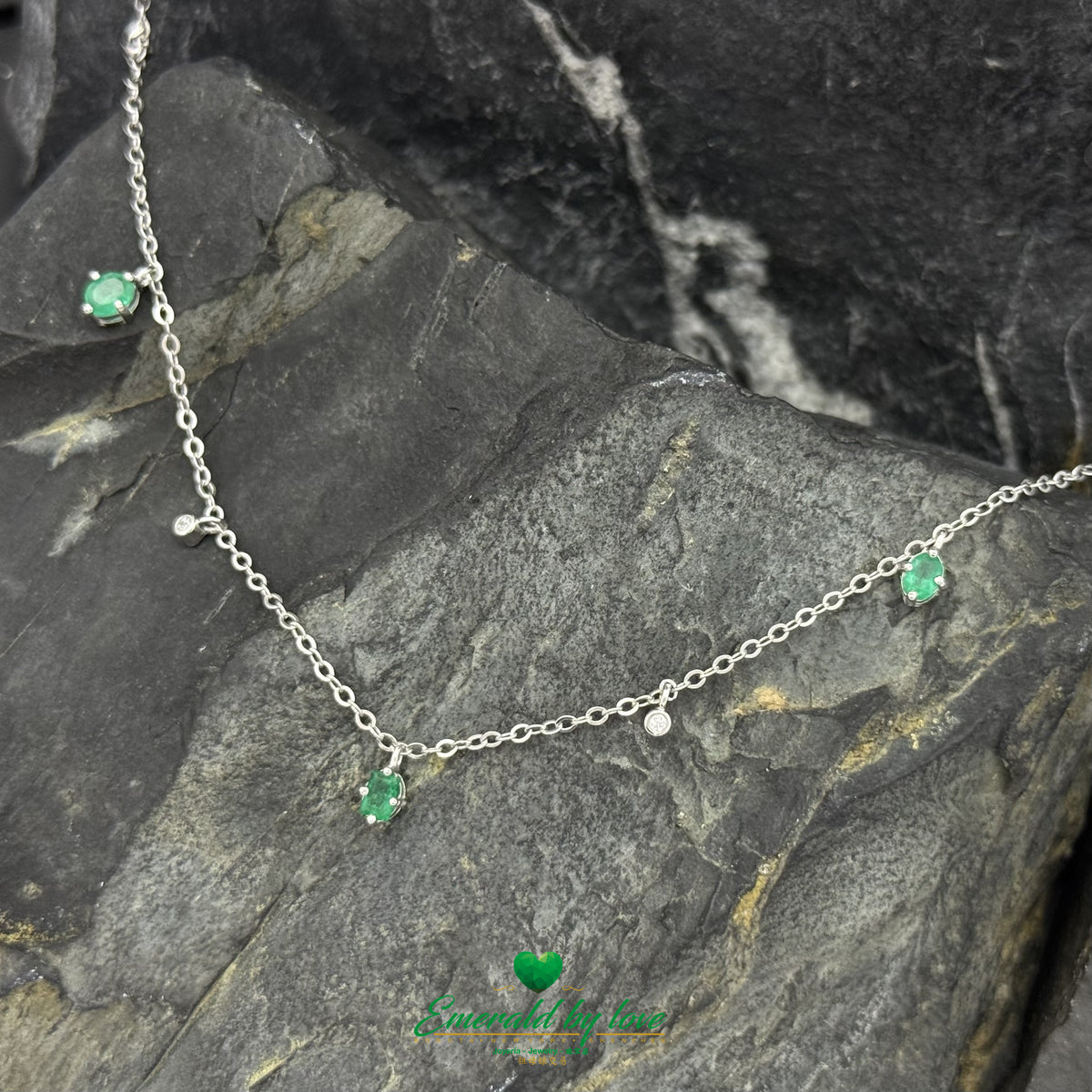 Round Emerald and White Zircon Choker in 925 Silver