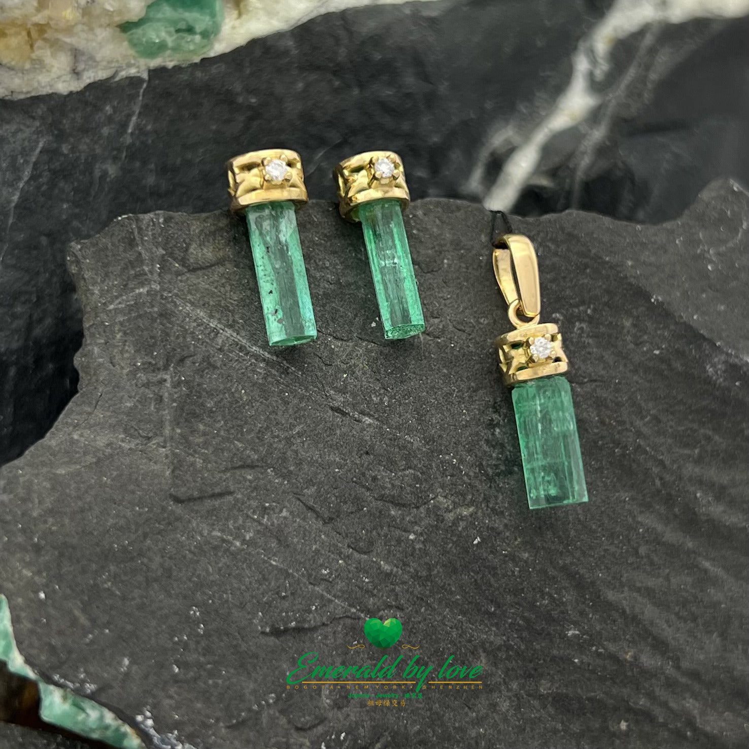 Yellow Gold Rough Emerald Set with Decorative Diamond