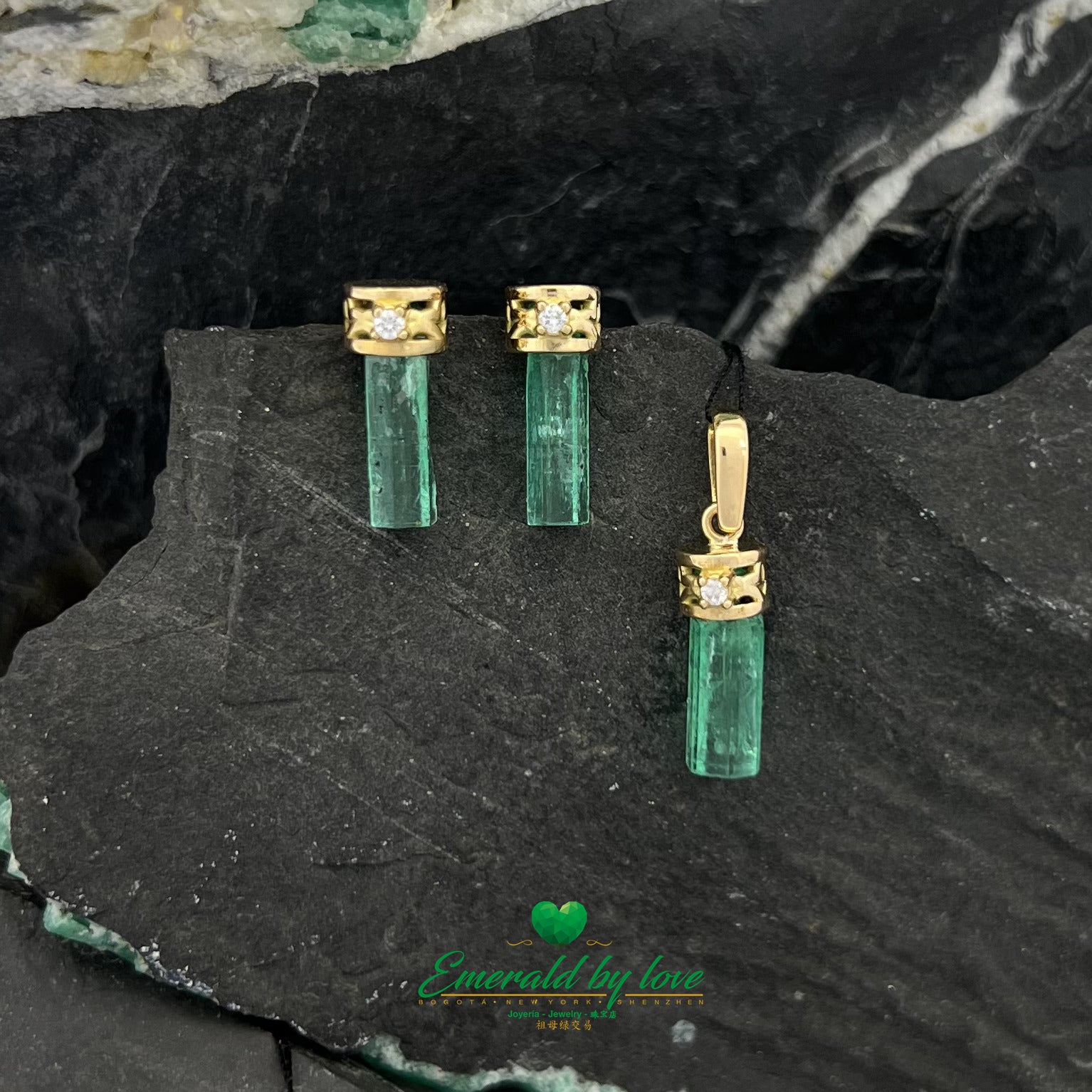 Yellow Gold Rough Emerald Set with Decorative Diamond