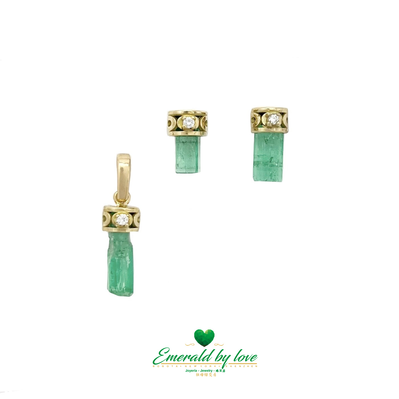Yellow Gold Round Arabesque Emerald Set with Decorative Diamond