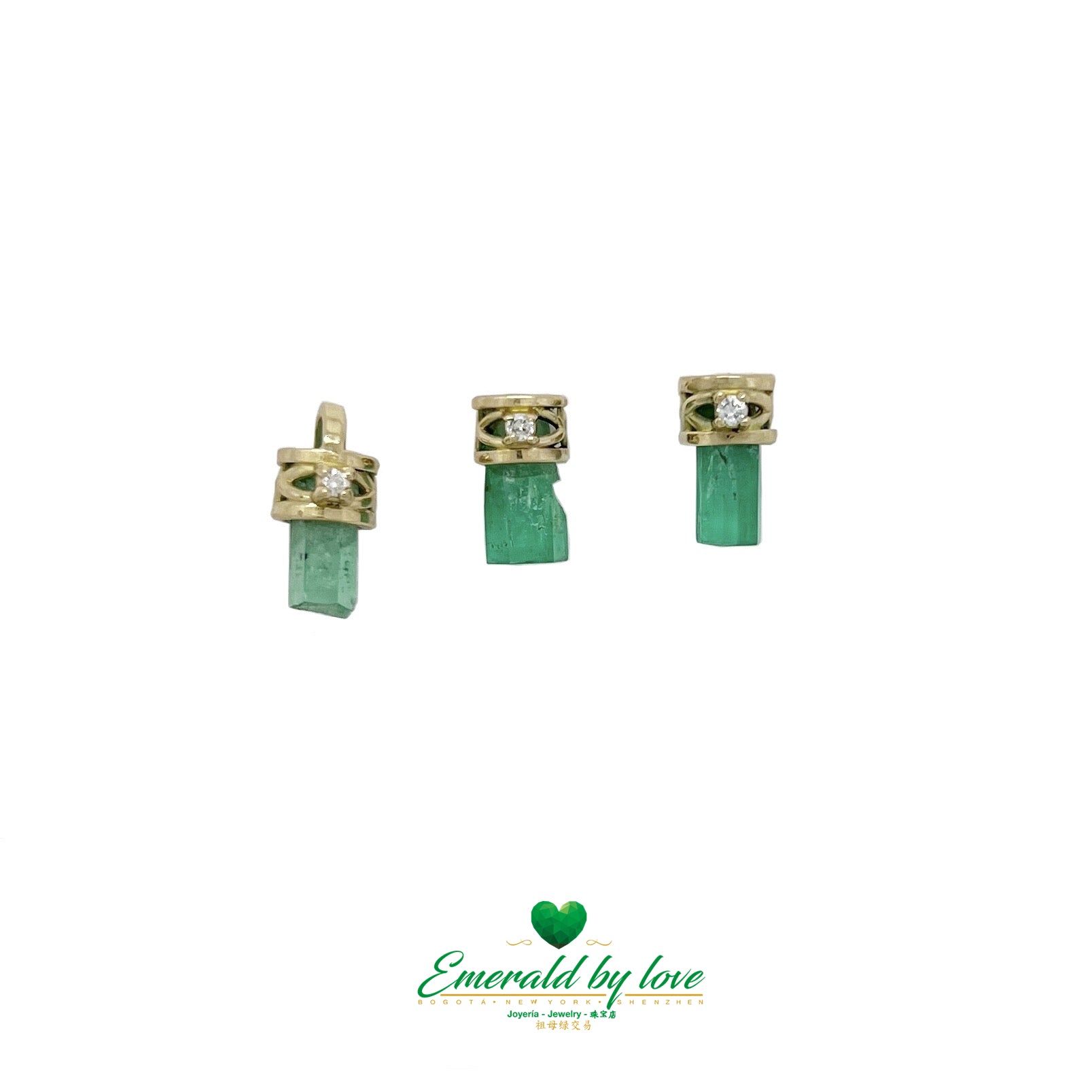 Exquisite Small Emeralds in Yellow Gold with Decorative Diamond Set
