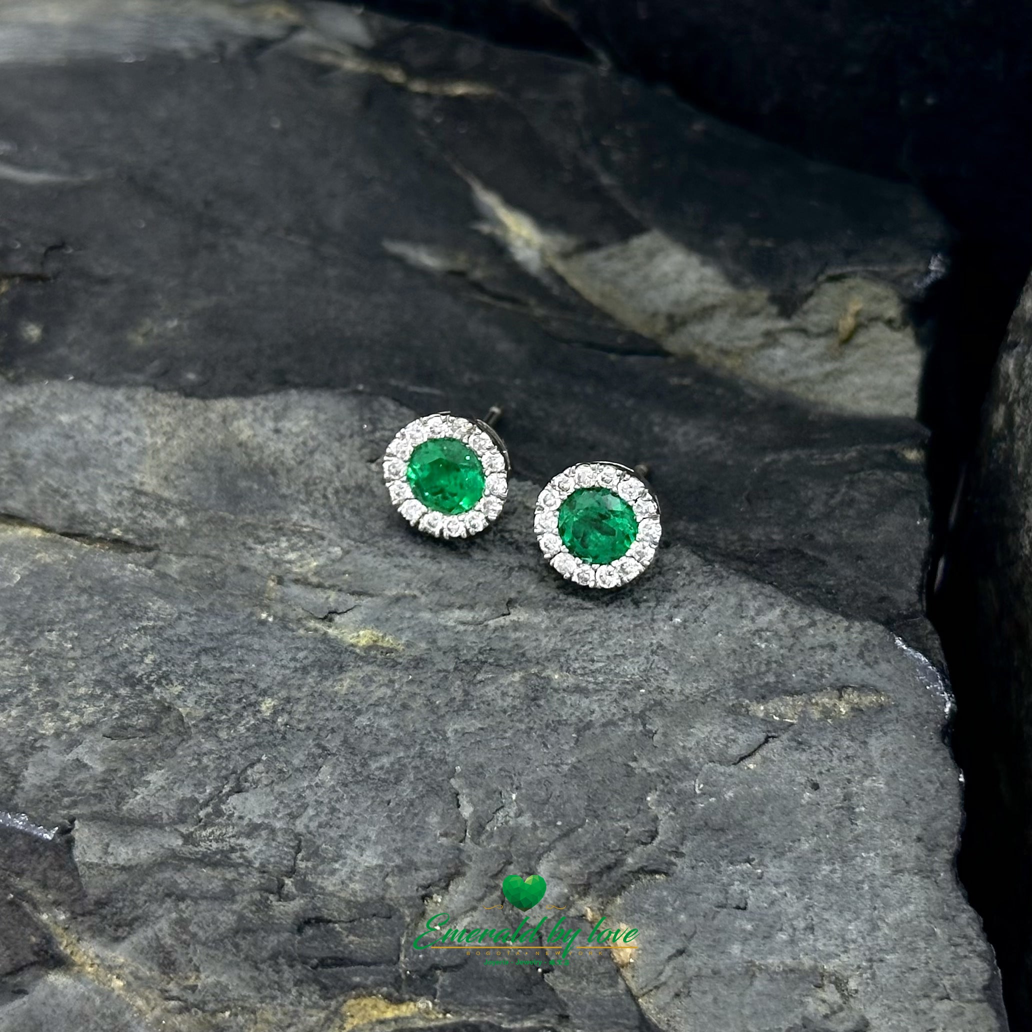 White Gold Ring, Earrings, and Pendant Set with High-Quality Round Emeralds and Diamond Accents