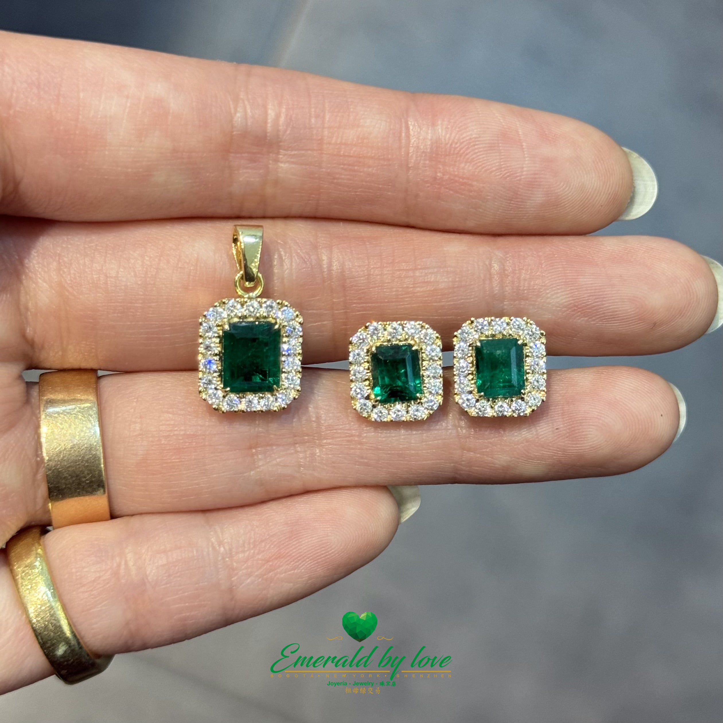 Luxury Emerald-Cut Colombian Emerald Pendant & Earrings Set with Diamond Cluster Setting