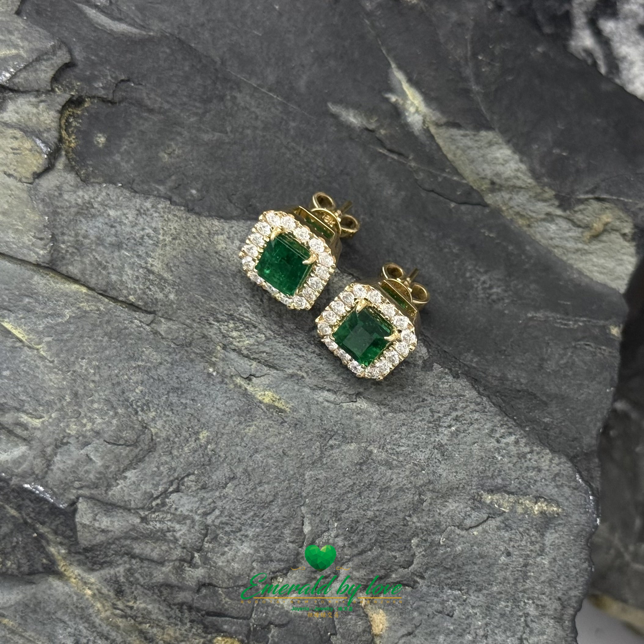 Luxury Emerald-Cut Colombian Emerald Pendant & Earrings Set with Diamond Cluster Setting