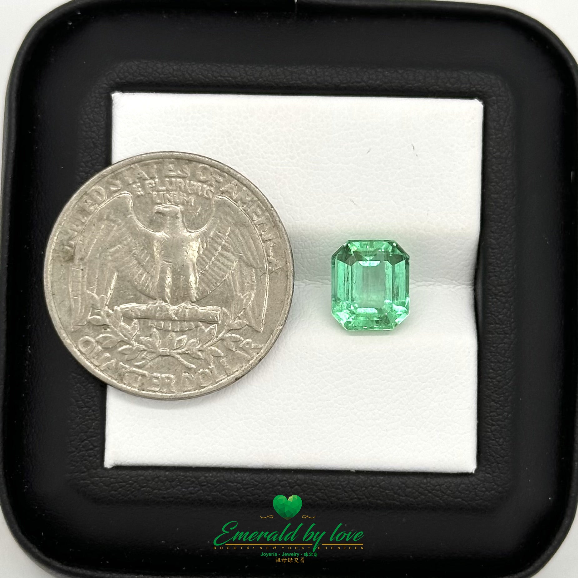 Loose square-cut Colombian emerald weighing 2.87 carats, perfect for fine jewelry