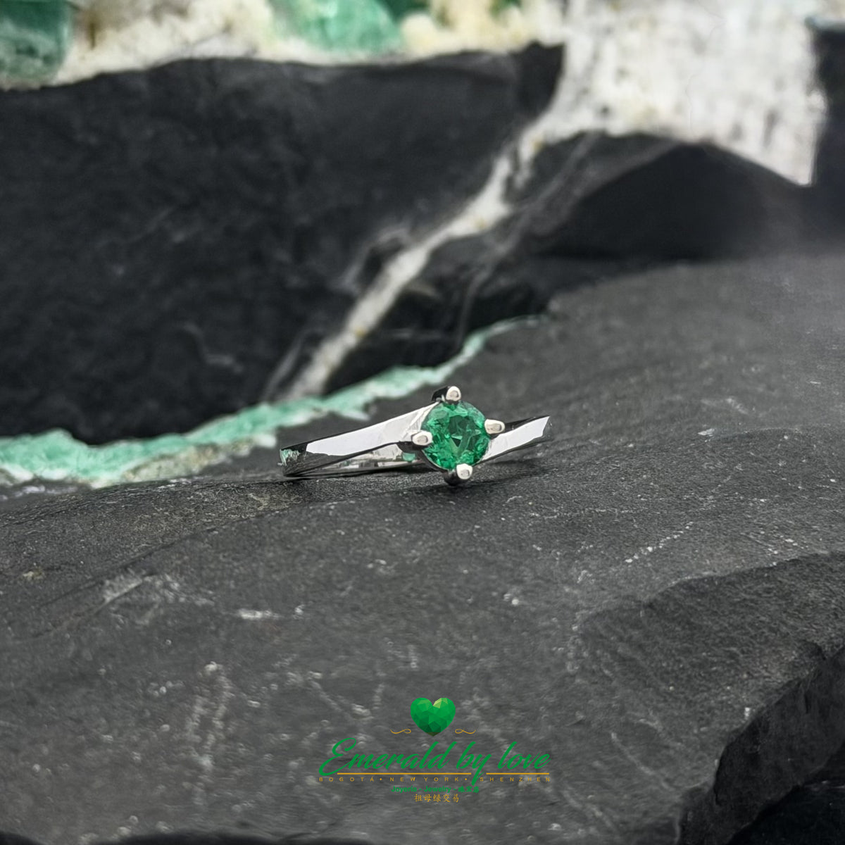 White Gold Ring with Round Emerald Center