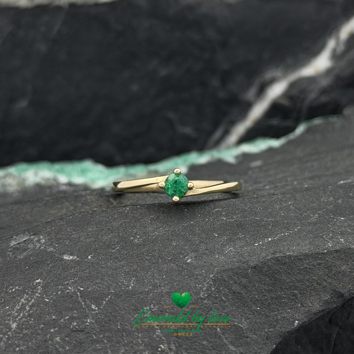 Yellow Gold Open Ring Featuring a Round Colombian Emerald