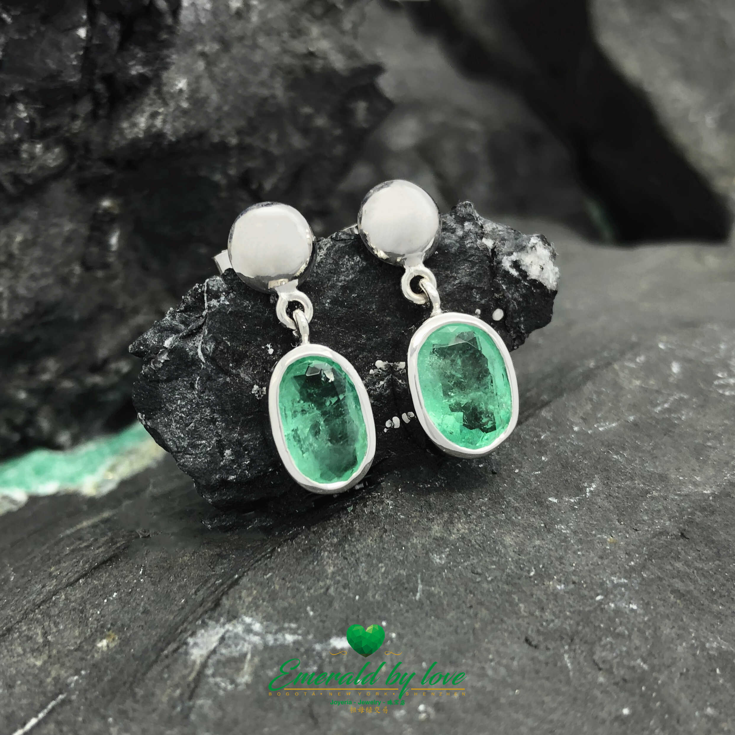 Luxurious Colombian Emerald Earrings in 18K White Gold