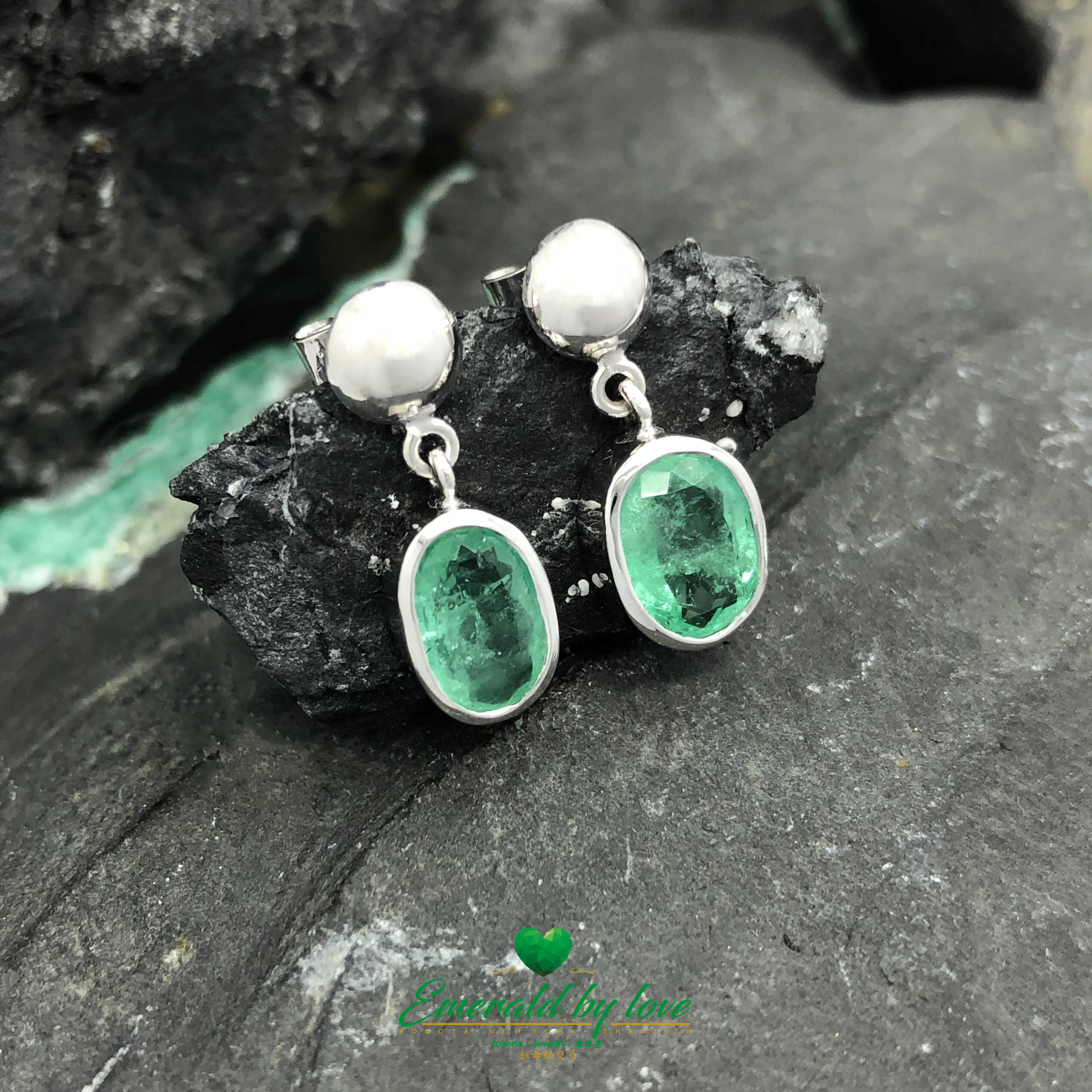 Luxurious Colombian Emerald Earrings in 18K White Gold