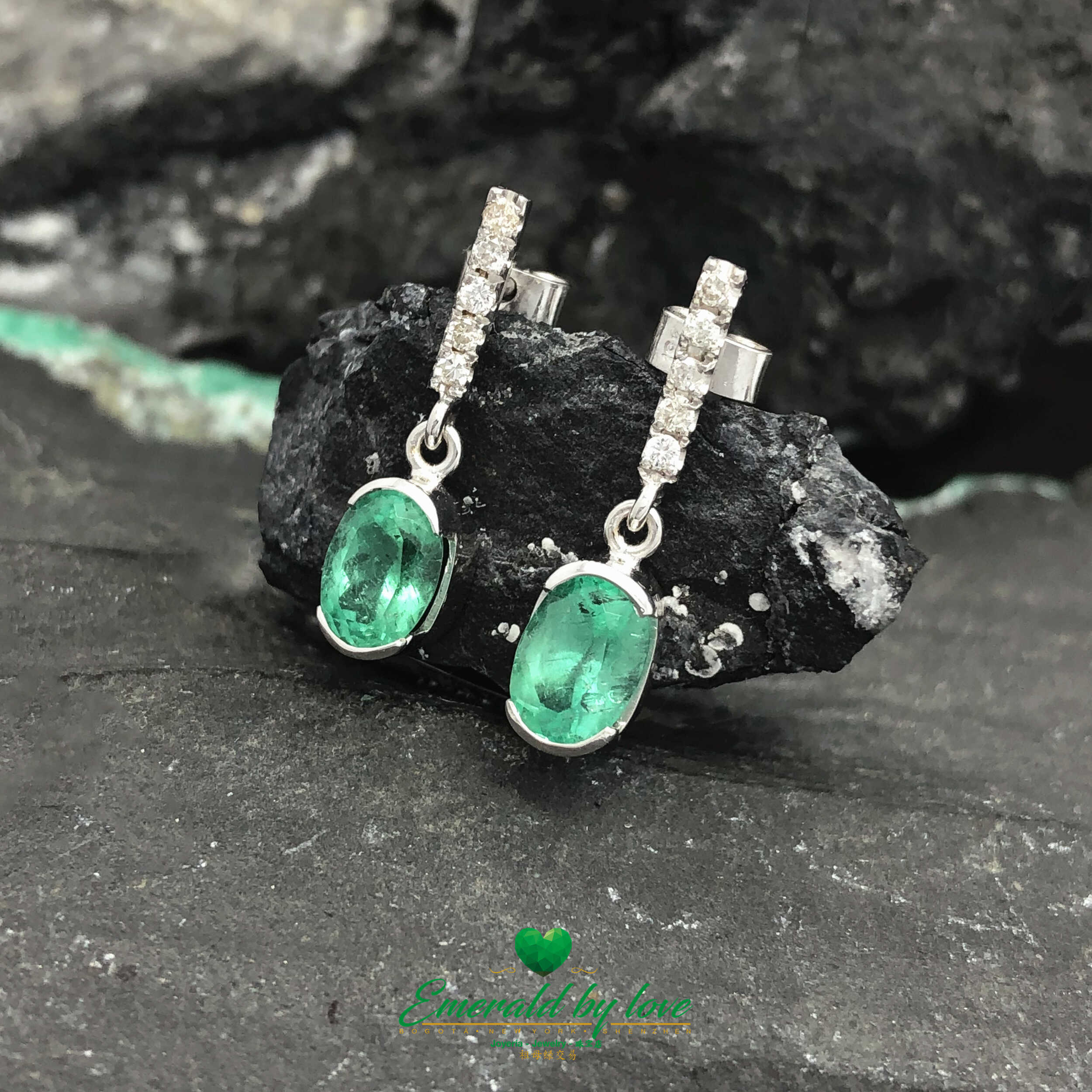 Colombian Emerald Earrings in 18K White Gold