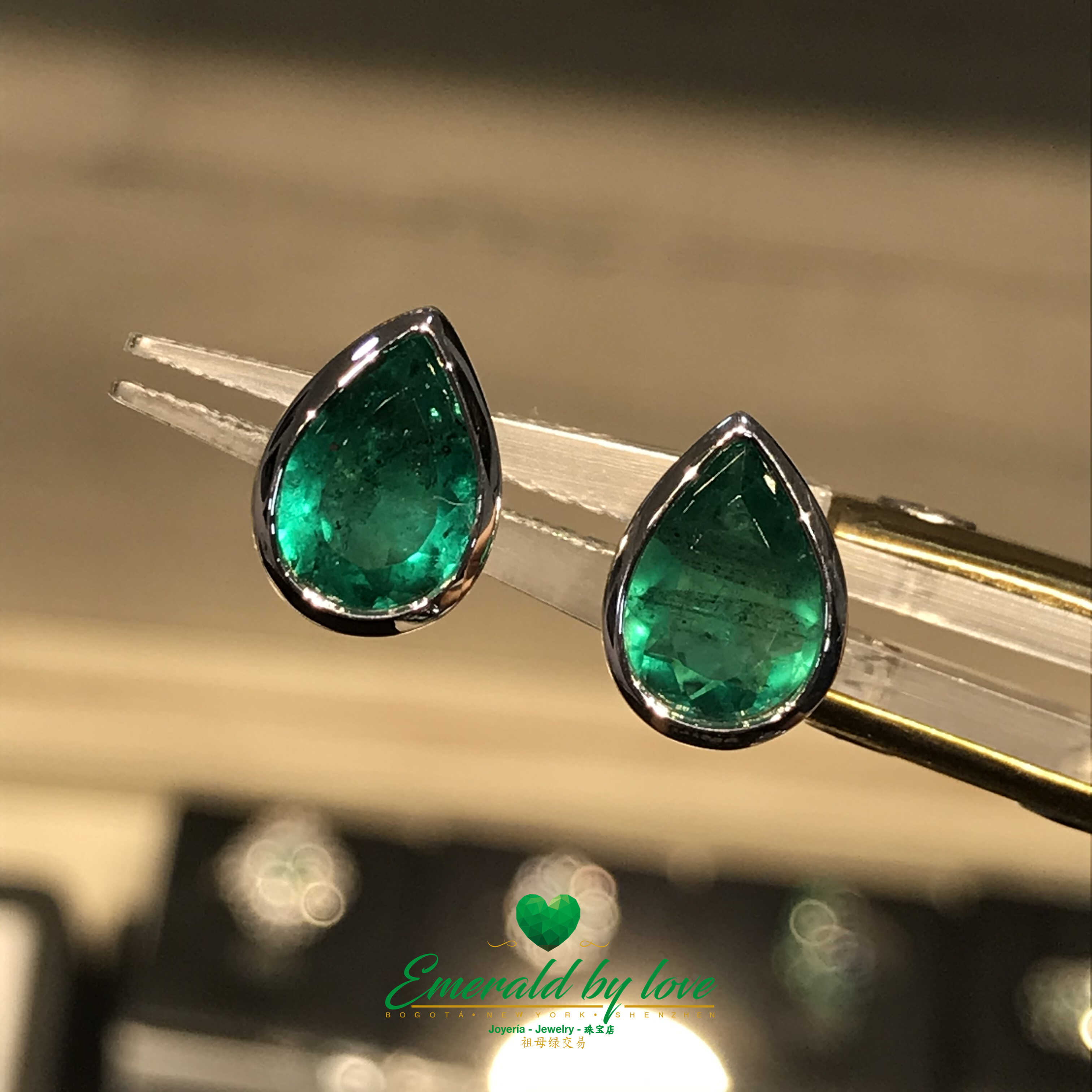 Teardrop-Cut Colombian Emerald Earrings in 18K White Gold