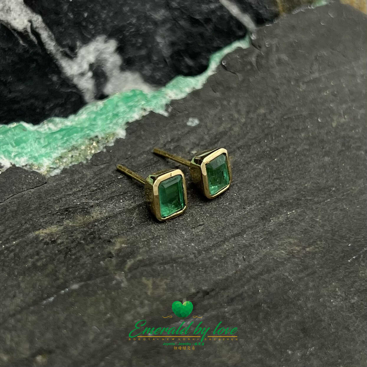 Minimalist Bezel-Set Emerald Earrings: 1.39 TCW