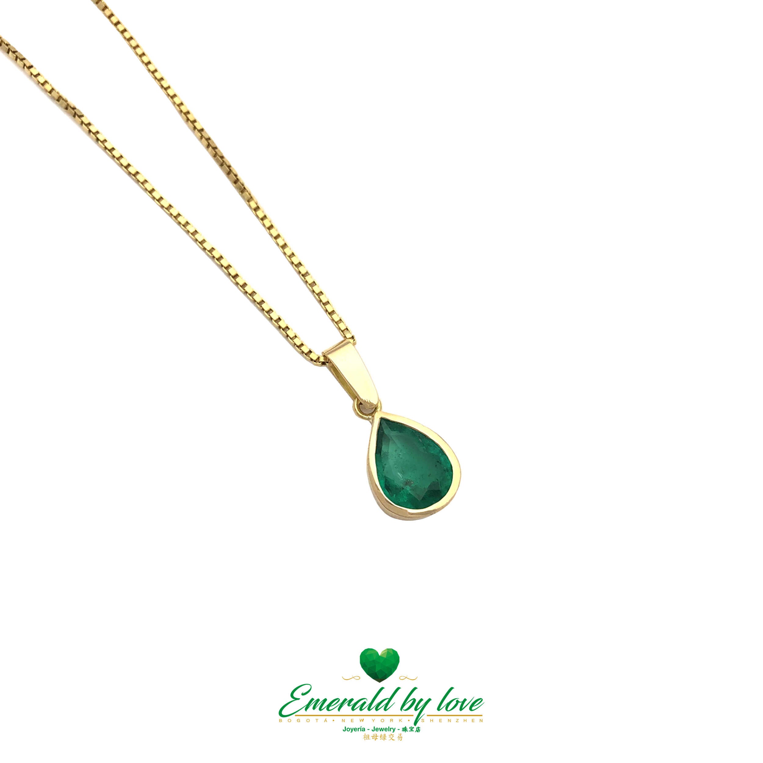 18K Yellow Gold Pendant with Exceptional Pear-Shaped Emerald